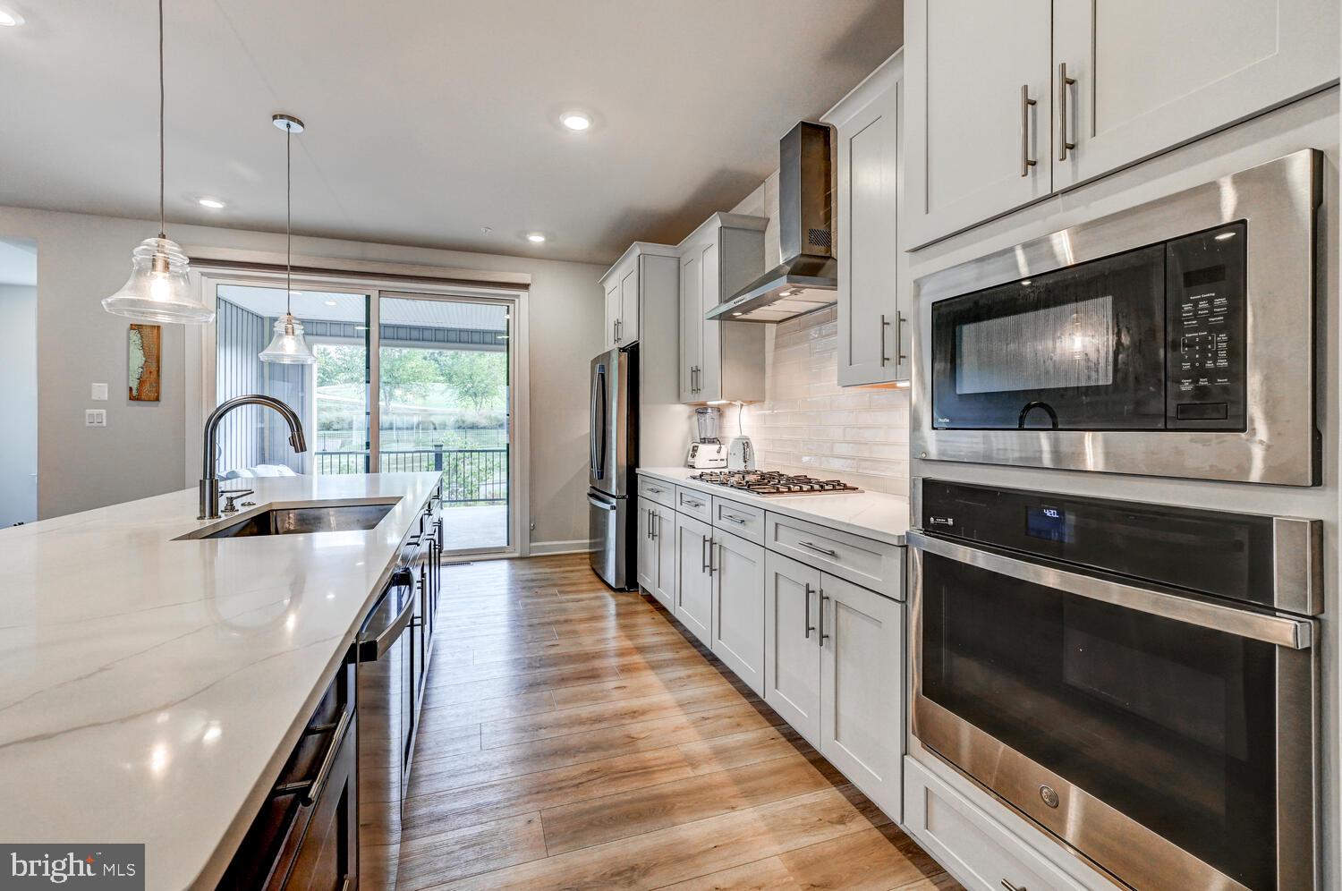 LONGVIEW RIDGE - Residential