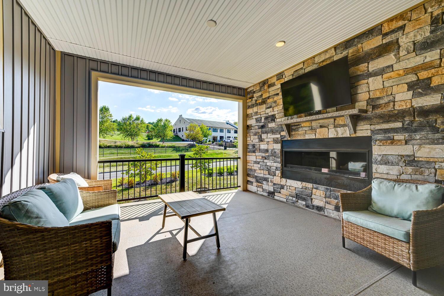 LONGVIEW RIDGE - Residential