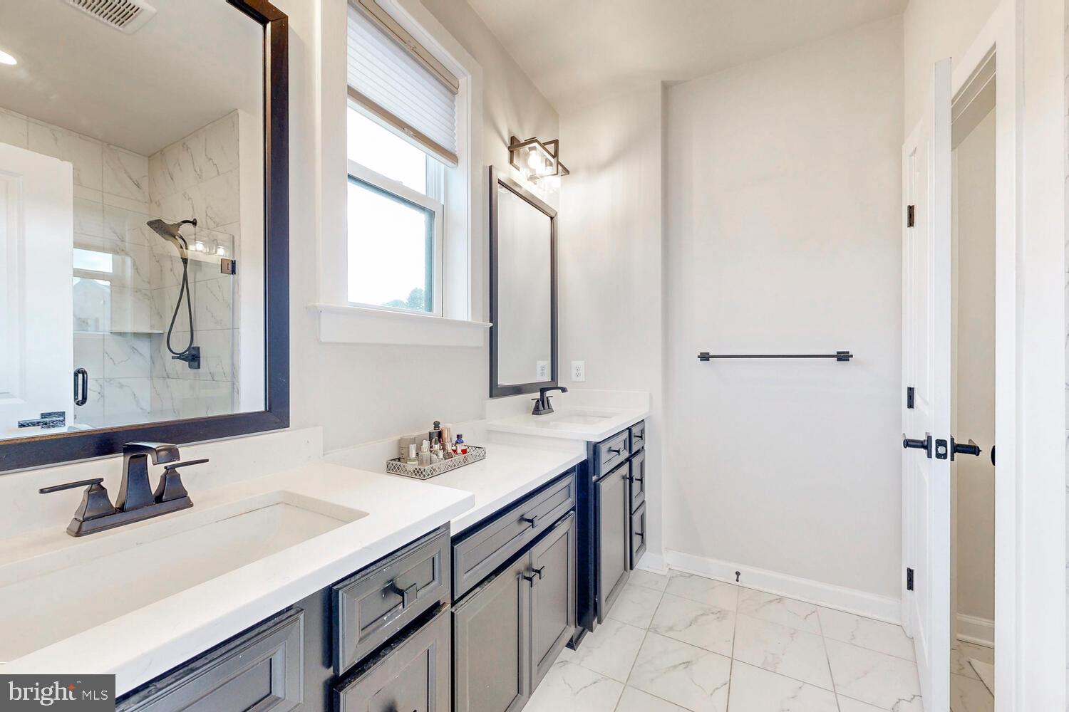 LONGVIEW RIDGE - Residential