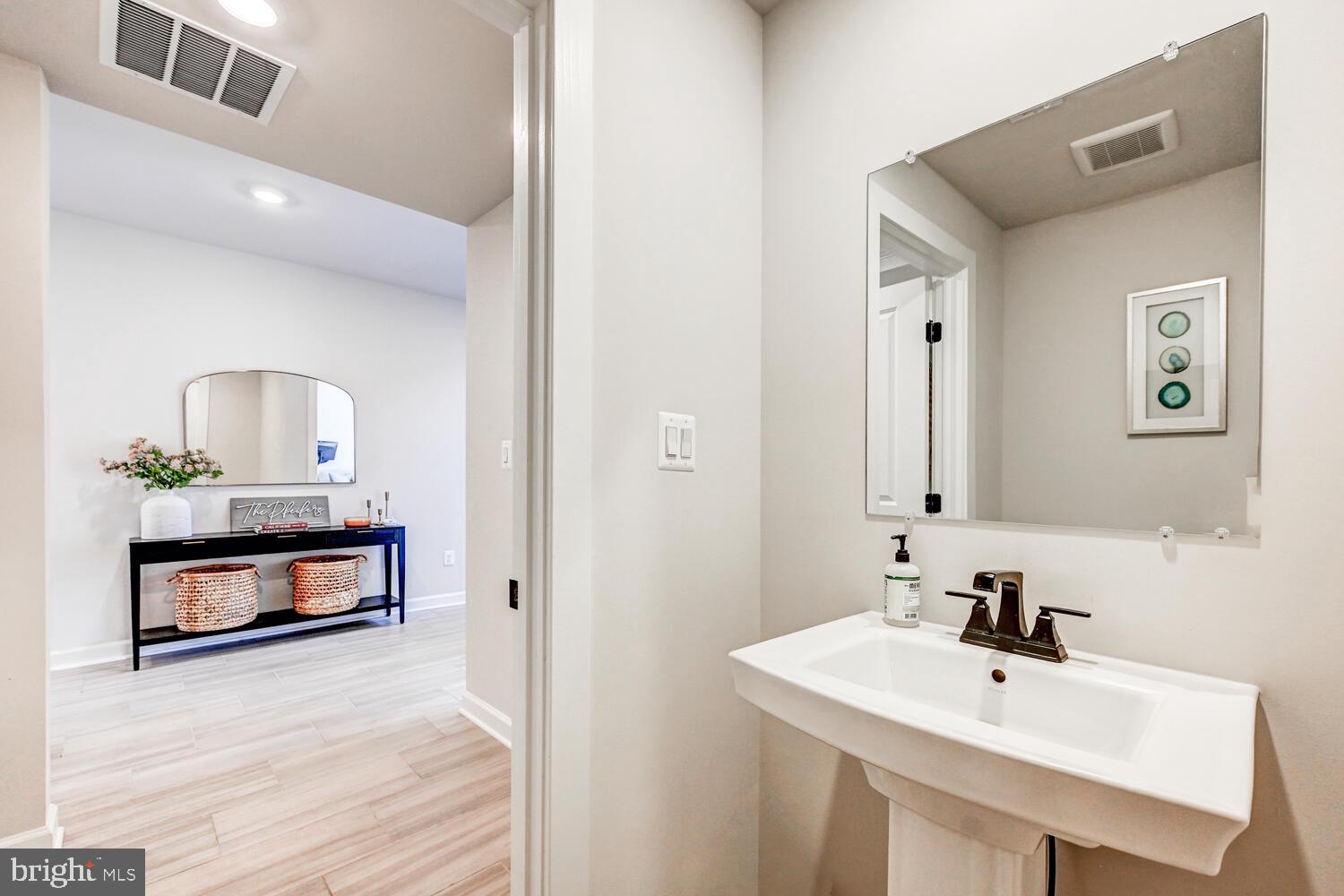 LONGVIEW RIDGE - Residential