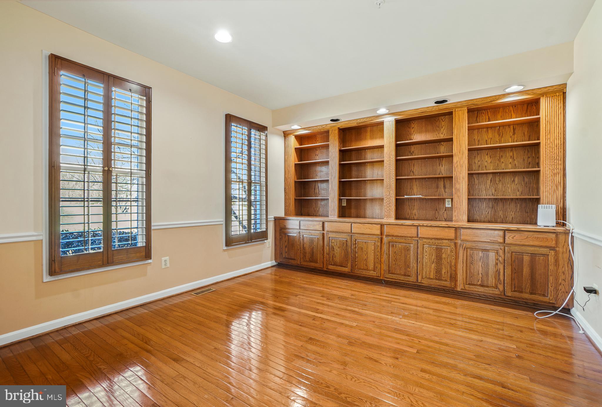 WOODMORE SOUTH - Residential