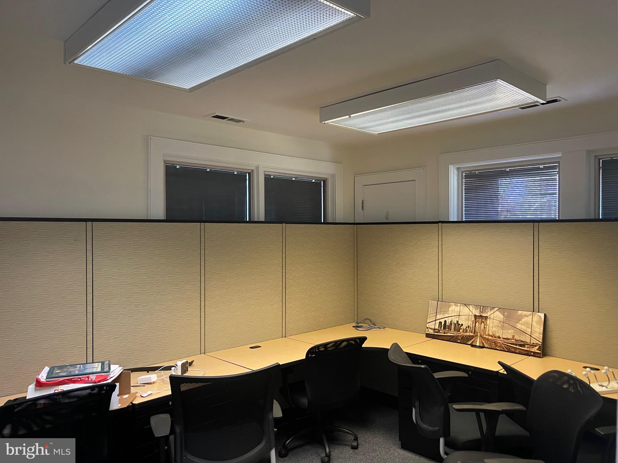 400 MIDDLETOWN BOULEVARD