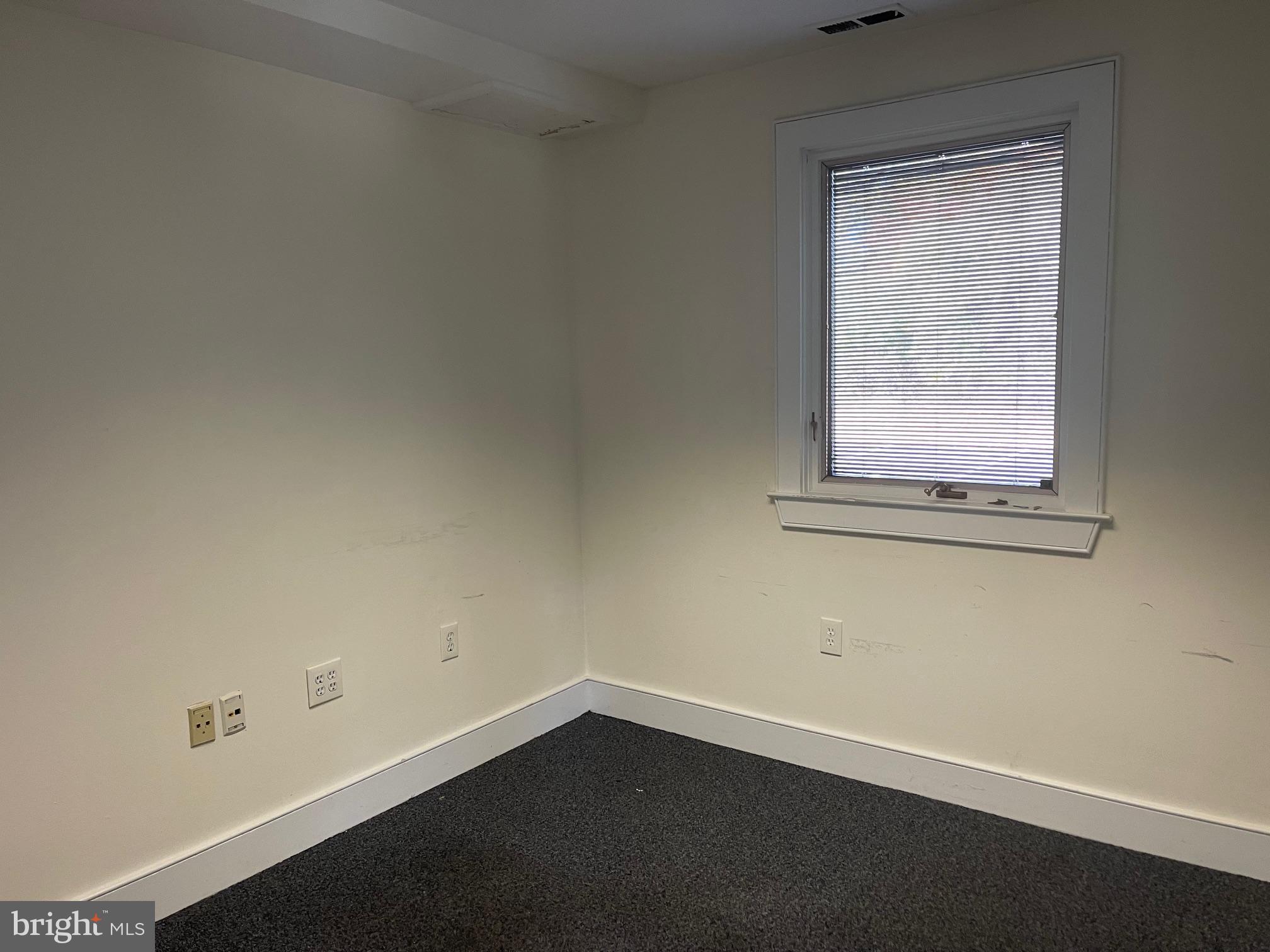 400 MIDDLETOWN BOULEVARD