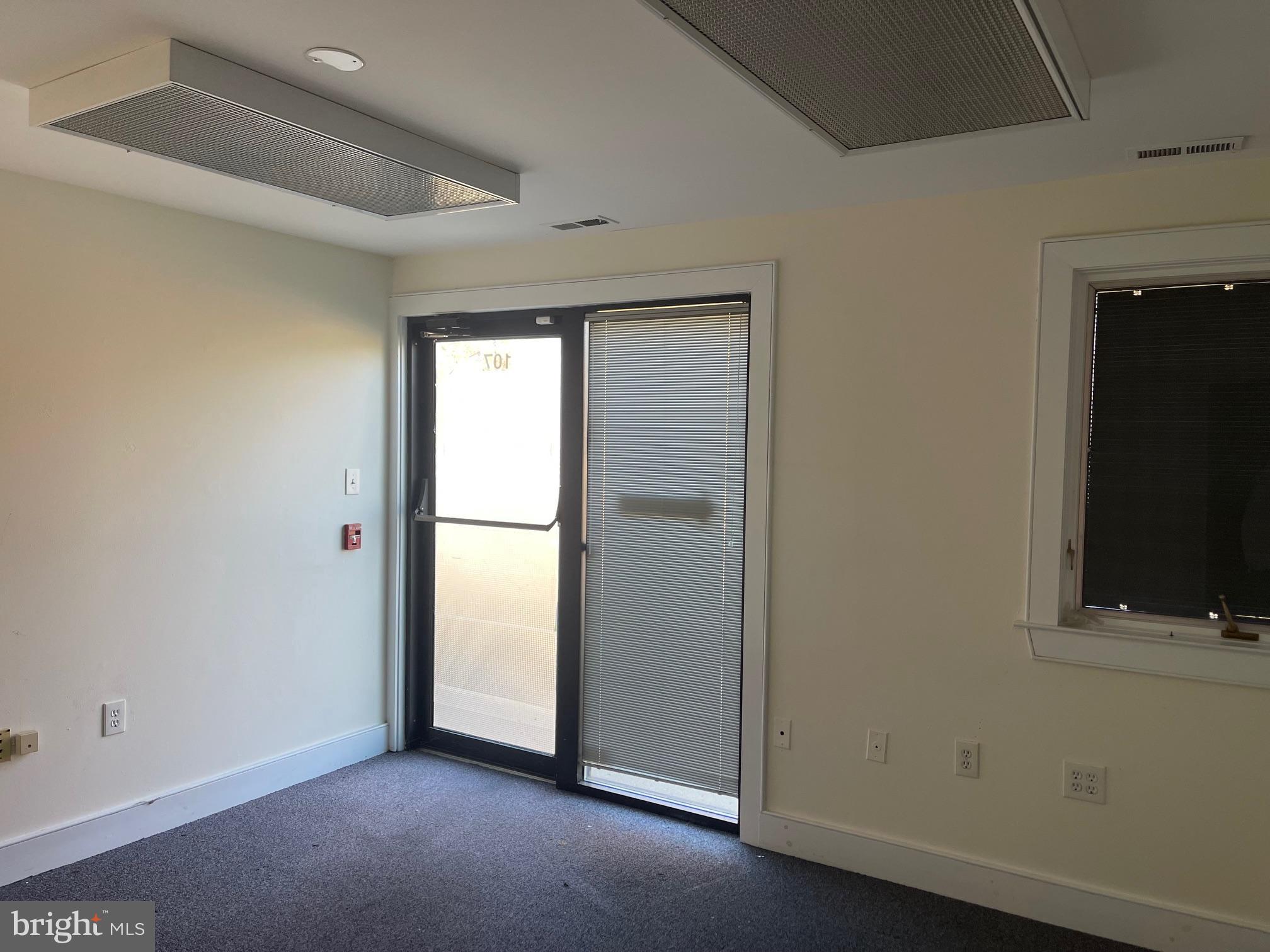 400 MIDDLETOWN BOULEVARD