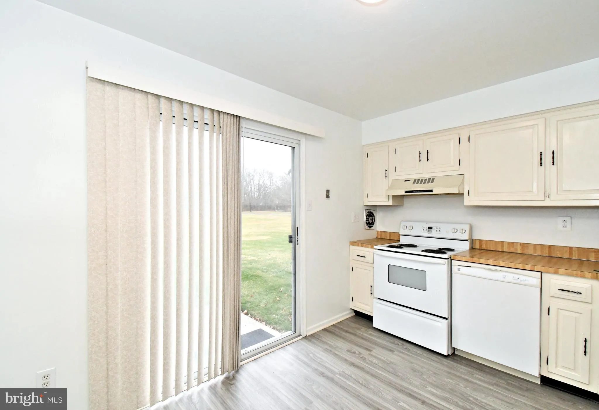 Yardley, Pennsylvania 19067, United States, 2 Bedrooms Bedrooms, ,2 BathroomsBathrooms,Residential,Active,256880