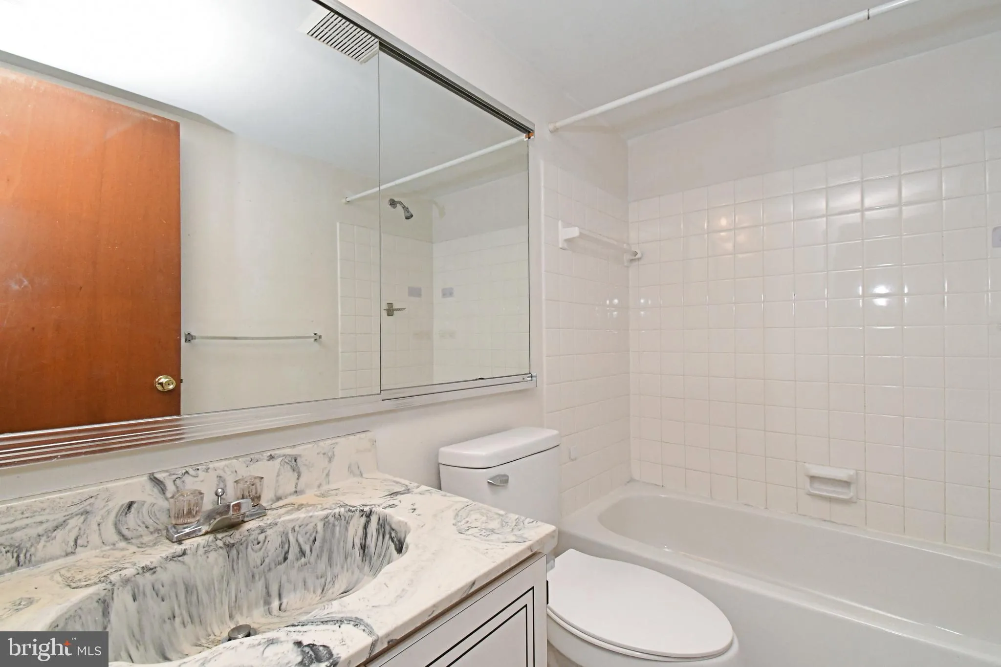 Yardley, Pennsylvania 19067, United States, 2 Bedrooms Bedrooms, ,2 BathroomsBathrooms,Residential,Active,256880