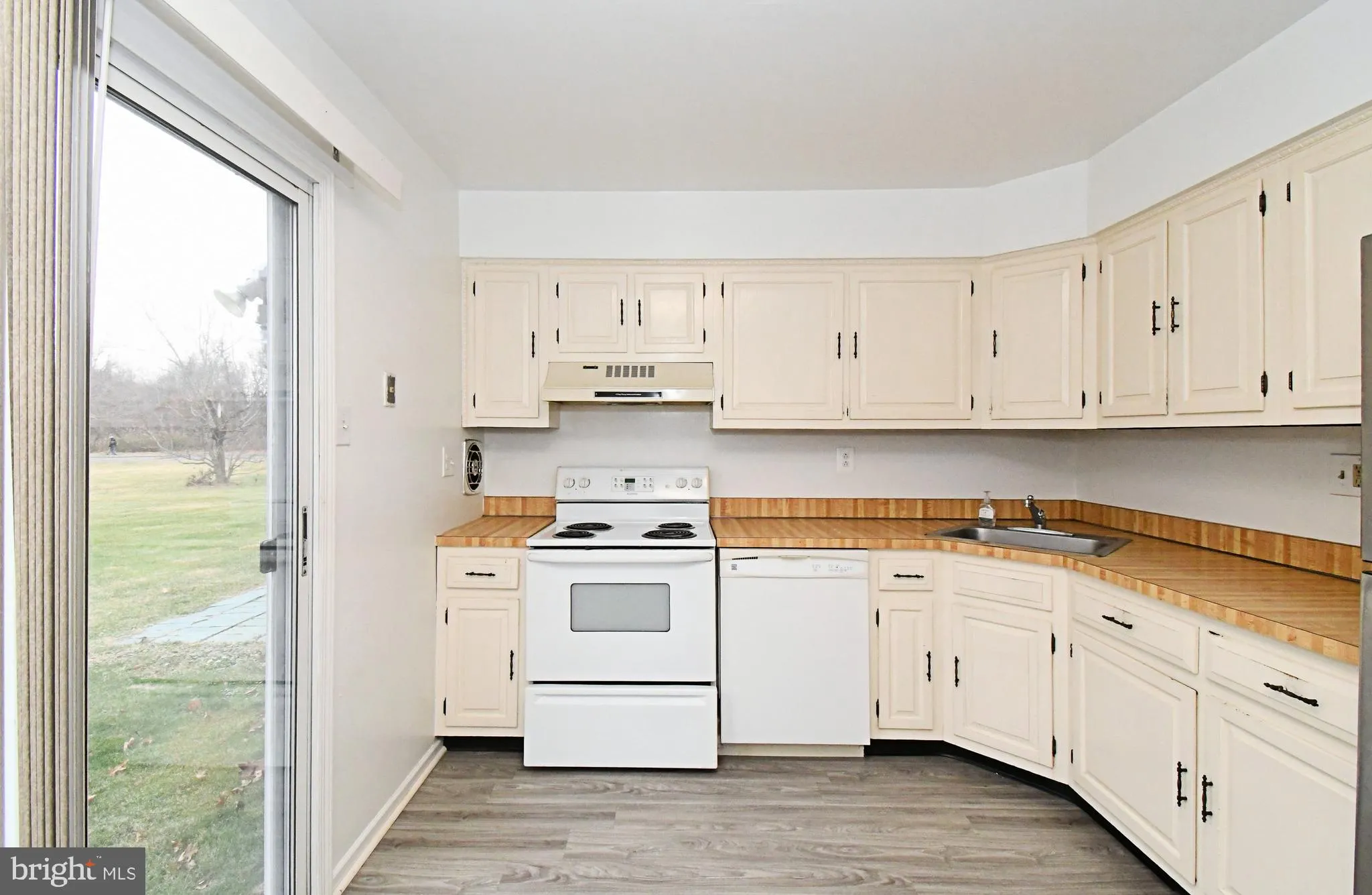 Yardley, Pennsylvania 19067, United States, 2 Bedrooms Bedrooms, ,2 BathroomsBathrooms,Residential,Active,256880