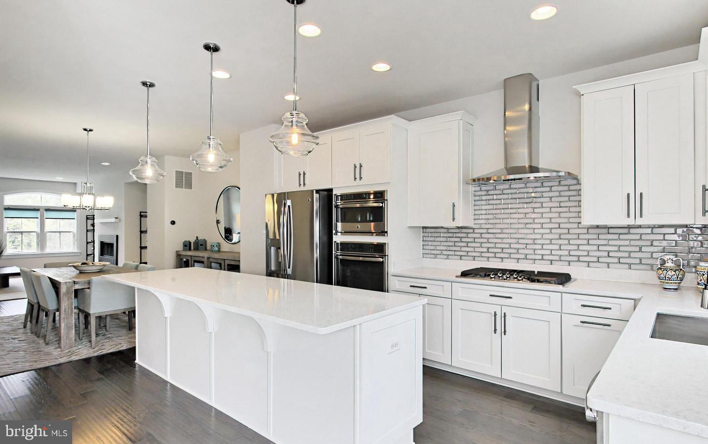 METRO ROW - Residential Lease