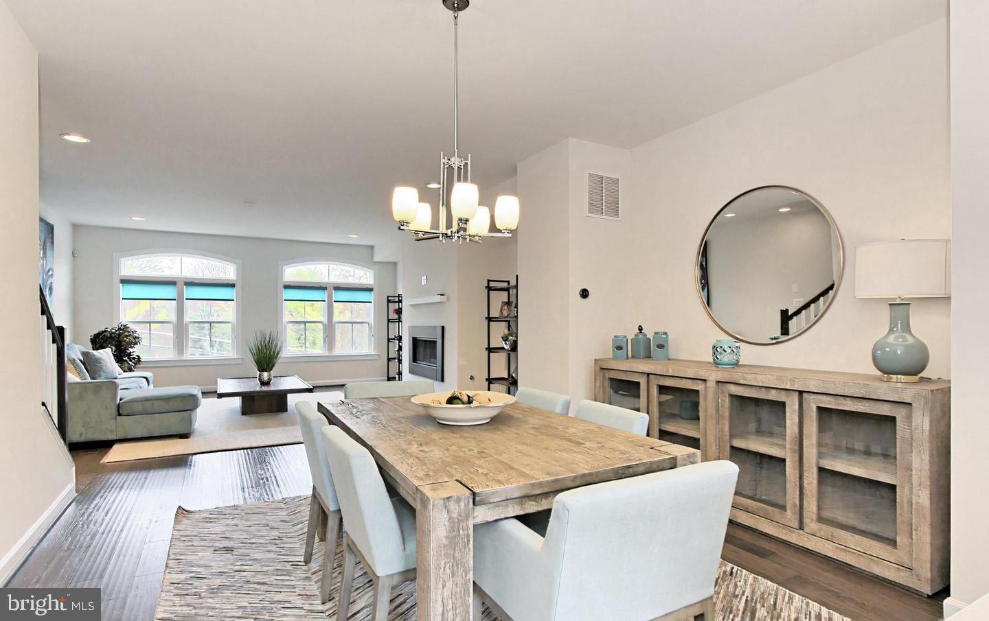 METRO ROW - Residential Lease