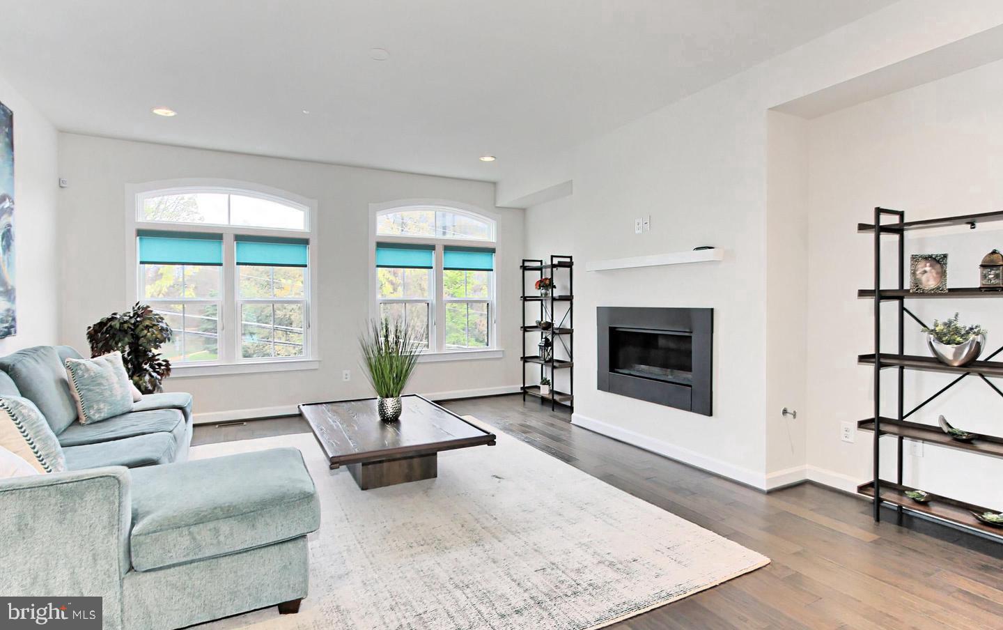 METRO ROW - Residential Lease