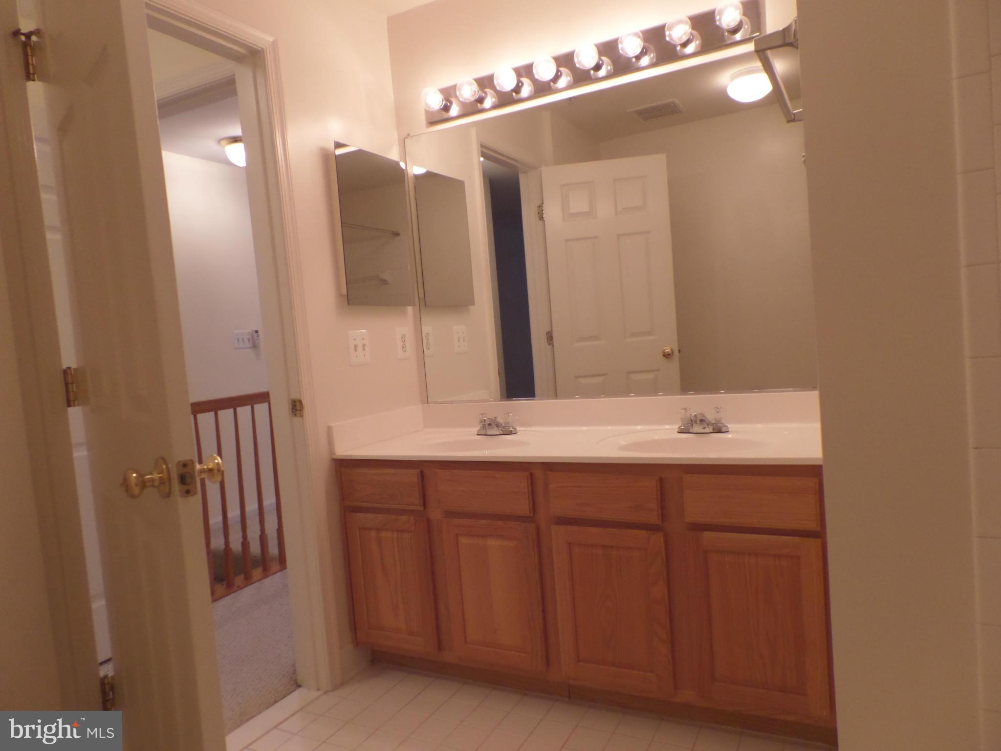 LAKELANDS - Residential