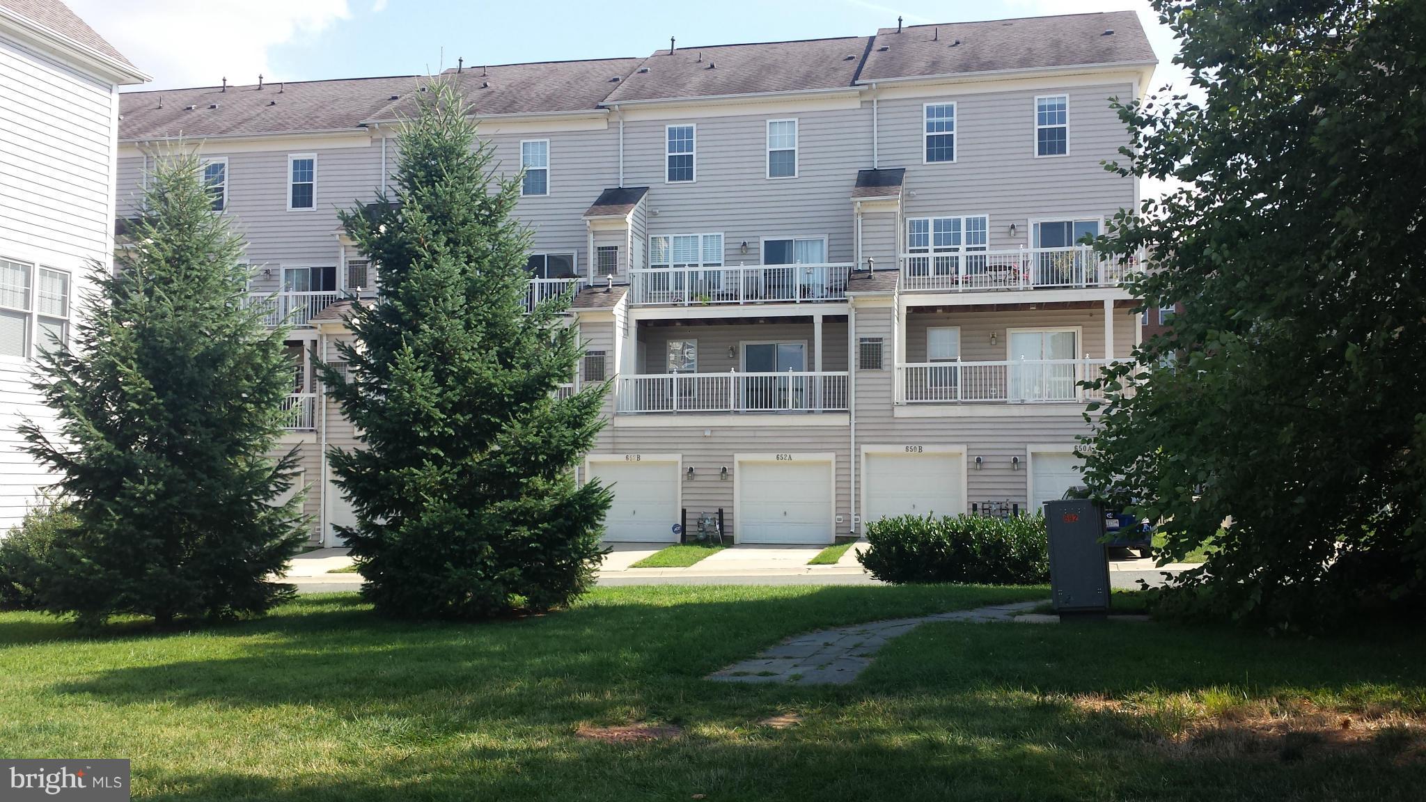 LAKELANDS - Residential