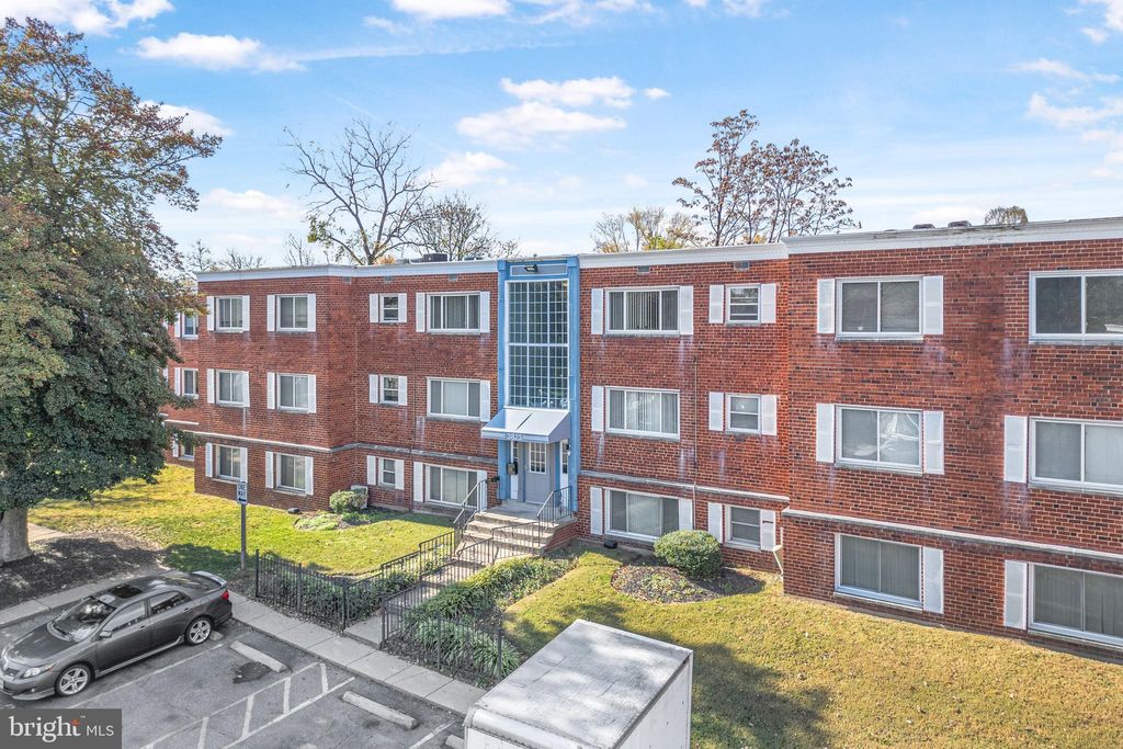 Photo of 3823 Hamilton Street #B-303, HYATTSVILLE, MD 20781 (MLS # MDPG2181218)