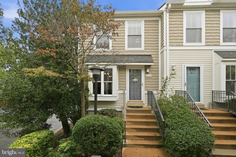 Photo of 3934 9th Road S, ARLINGTON, VA 22204 (MLS # VAAR2080272)