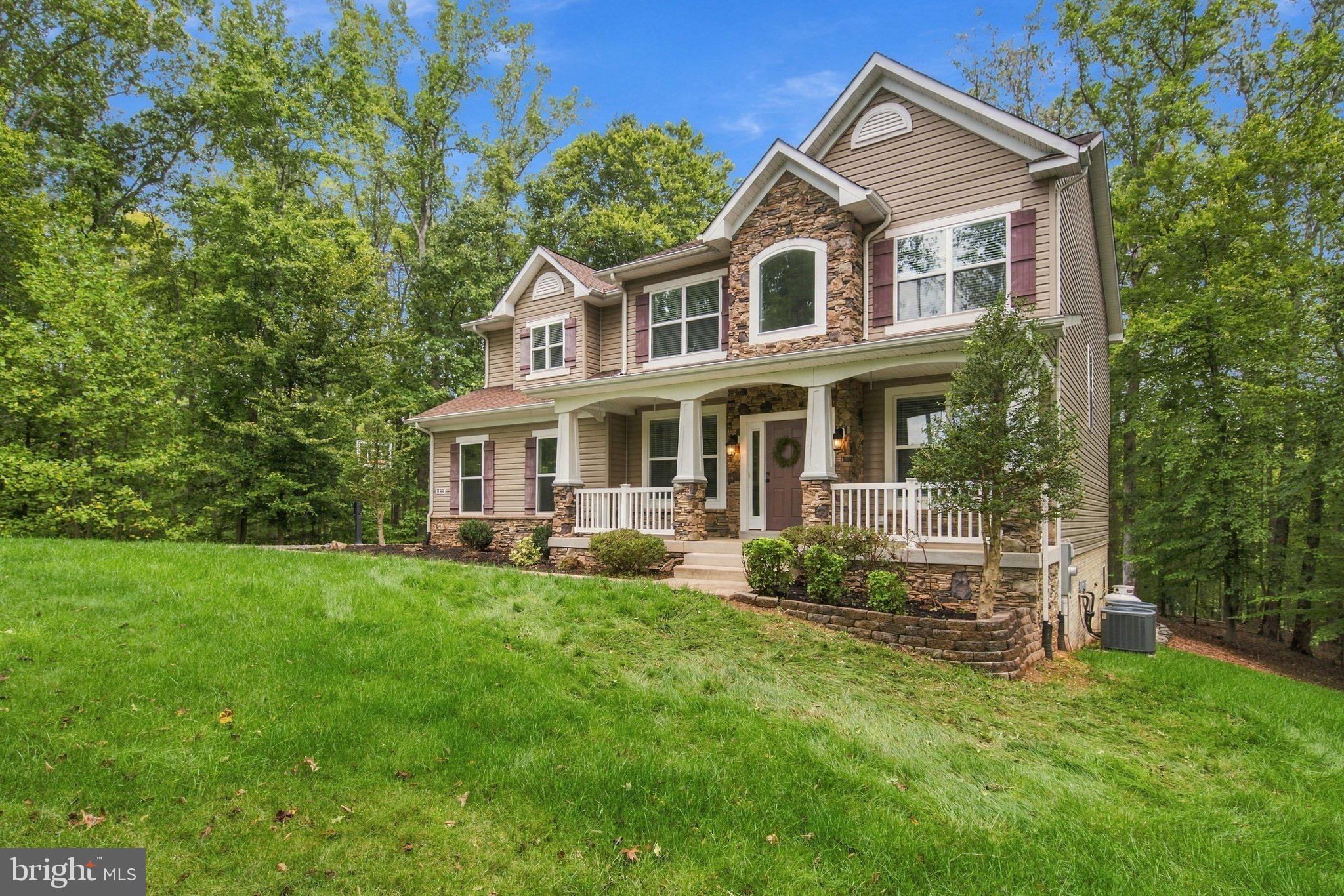 1199 HONEYSUCKLE WAY