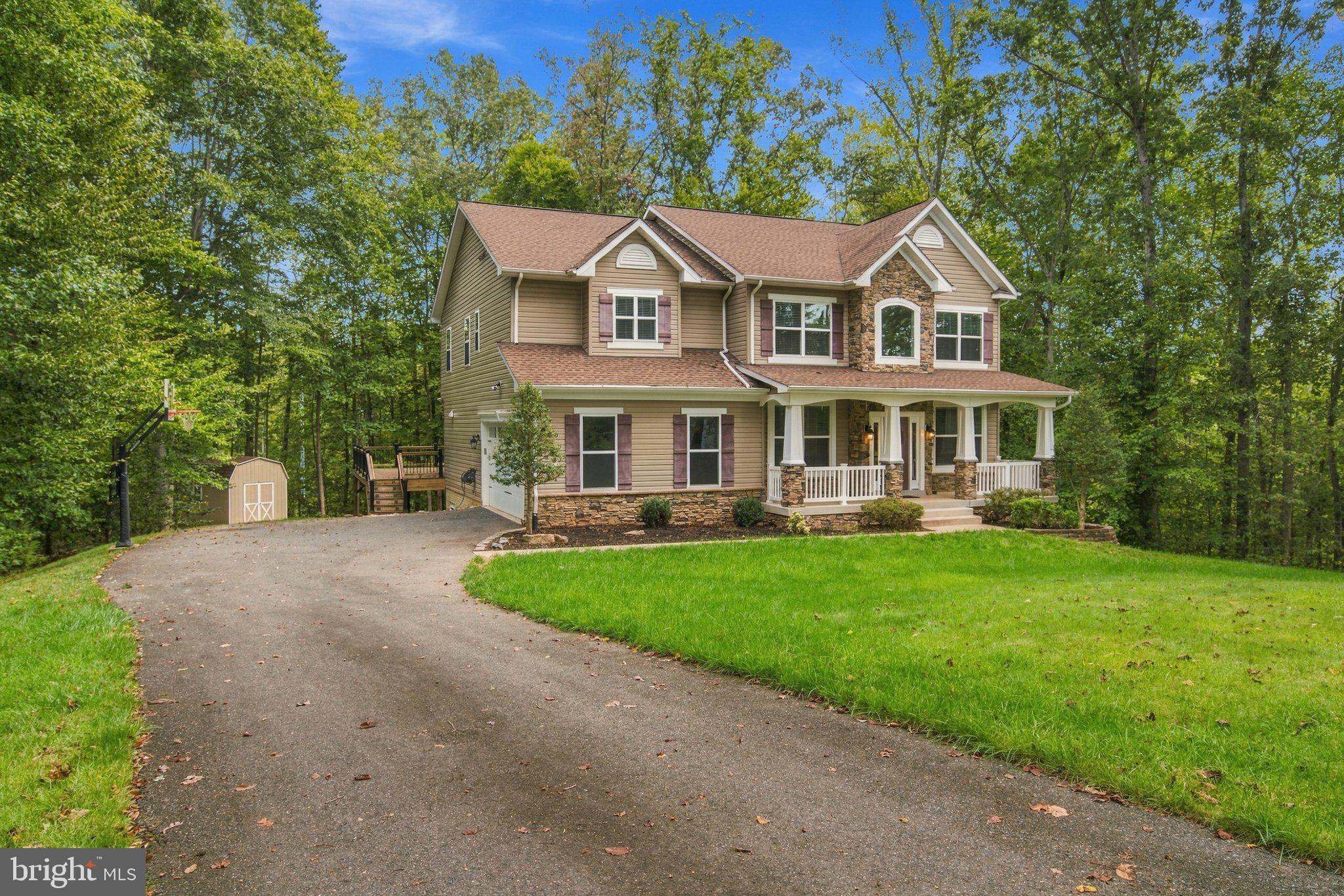 1199 HONEYSUCKLE WAY