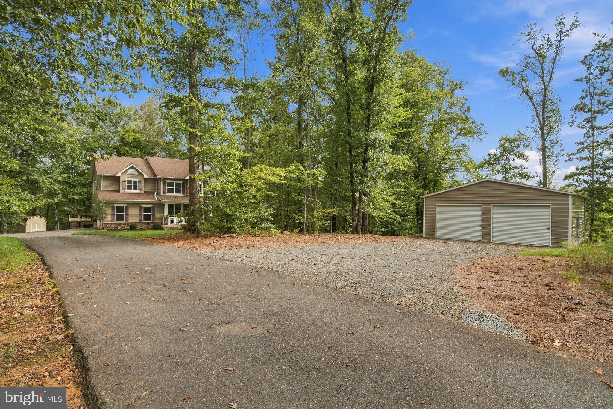 1199 HONEYSUCKLE WAY