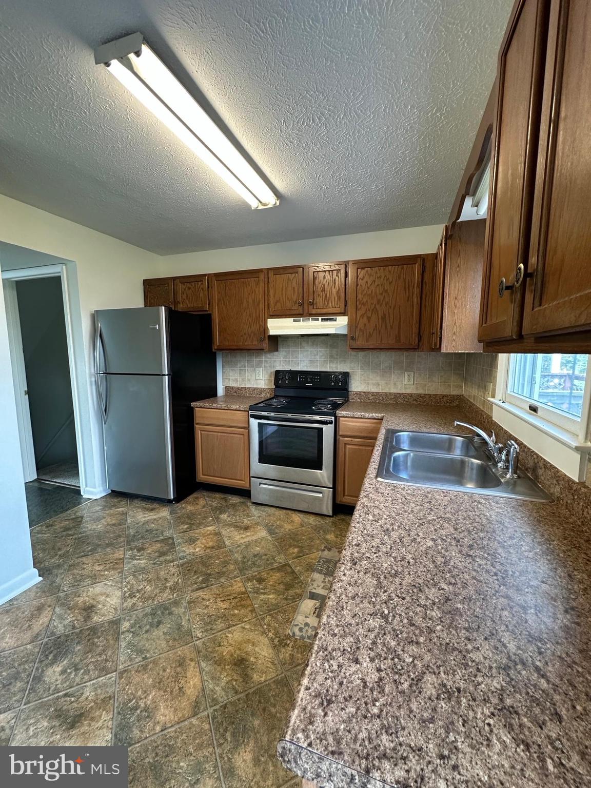 151 E RESERVOIR ROAD