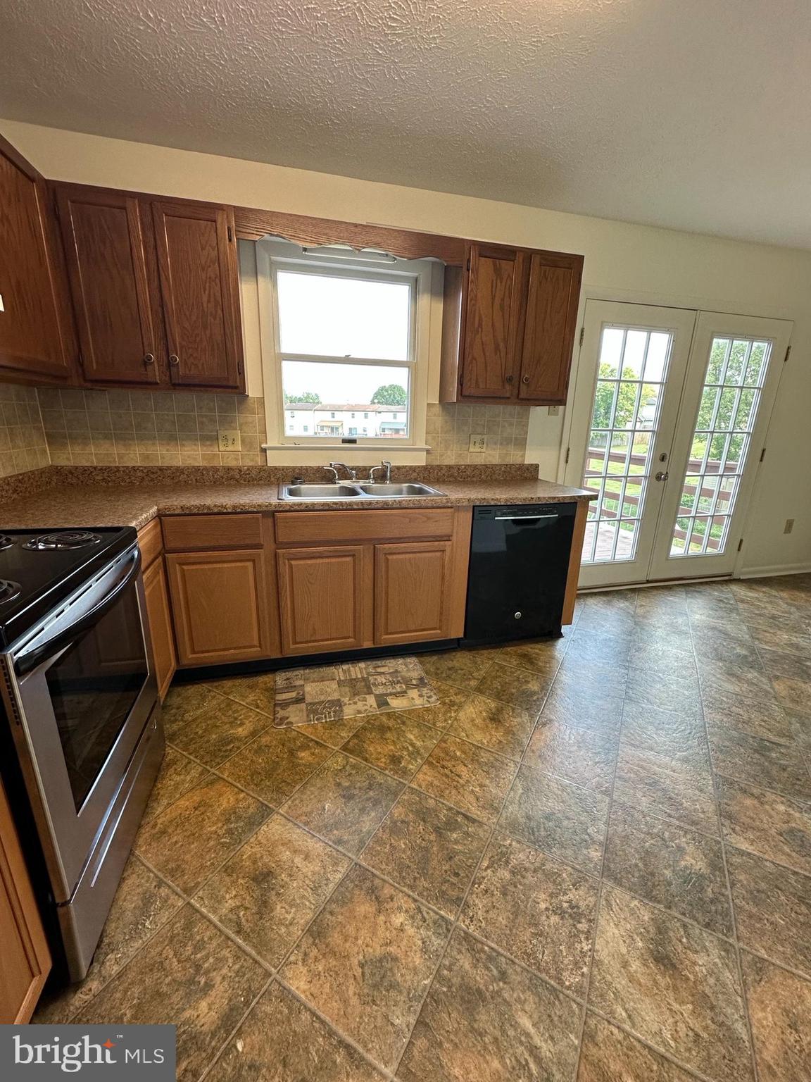 151 E RESERVOIR ROAD