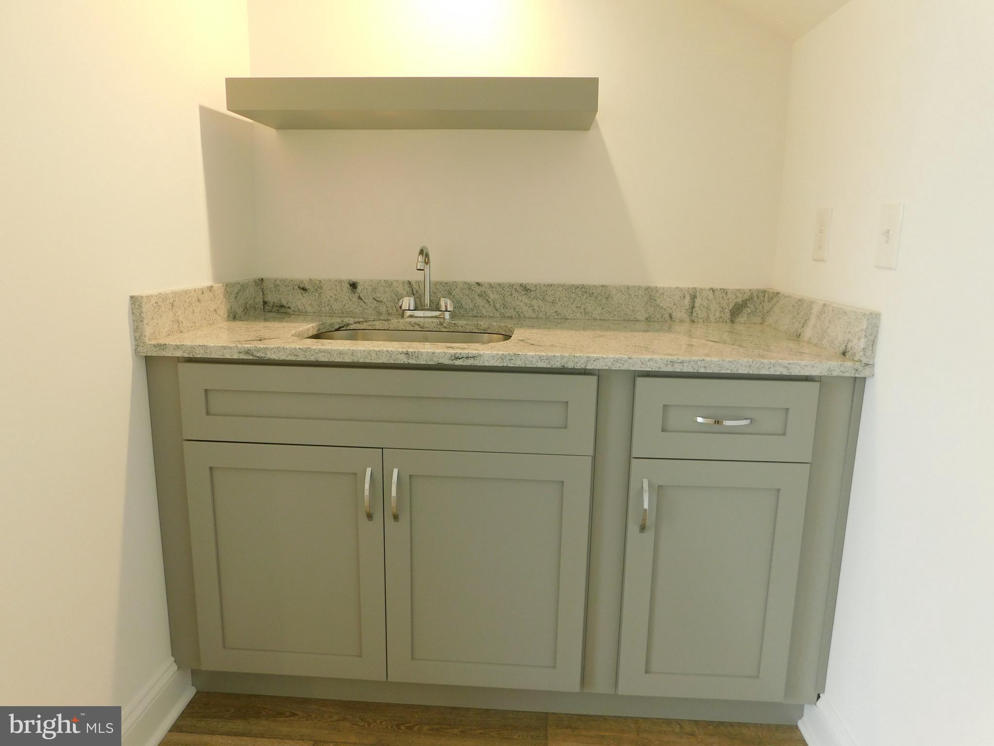 RADCLIFFE COURT - Residential Lease