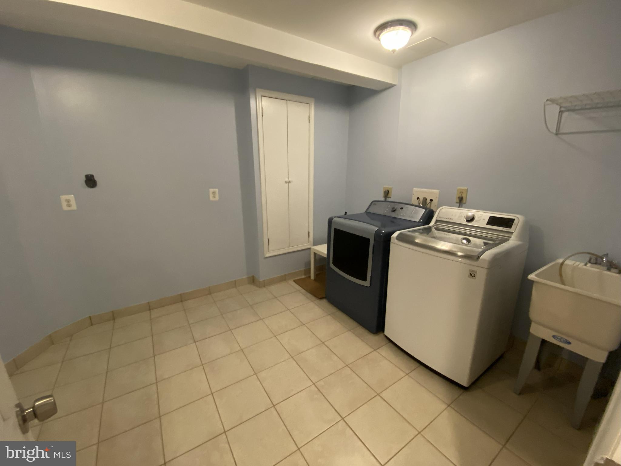 TIMBERLAWN - Residential Lease