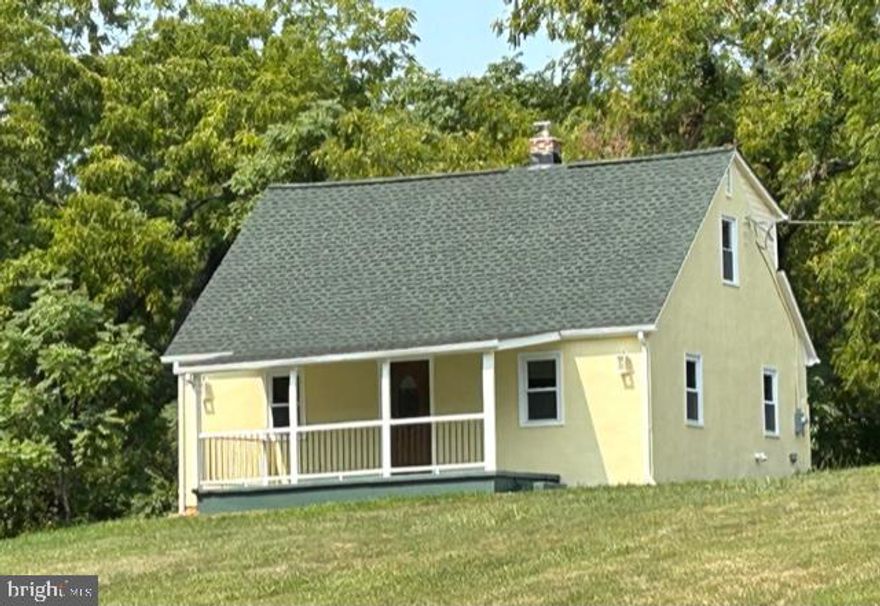 Charming privately situated cottage recently renovated with all new Kitchen, stainless appliances,  2 full baths,  washer and dryer.  New HVAC with heat and Airconditioning.  A wood stove is provided for extra cold days and ambiance. There are 2-3 bedrooms, with the primary suite on the second floor. Please, no Drive-bys, 
No pets and no smoking. Agent must accompany any potential tenant.