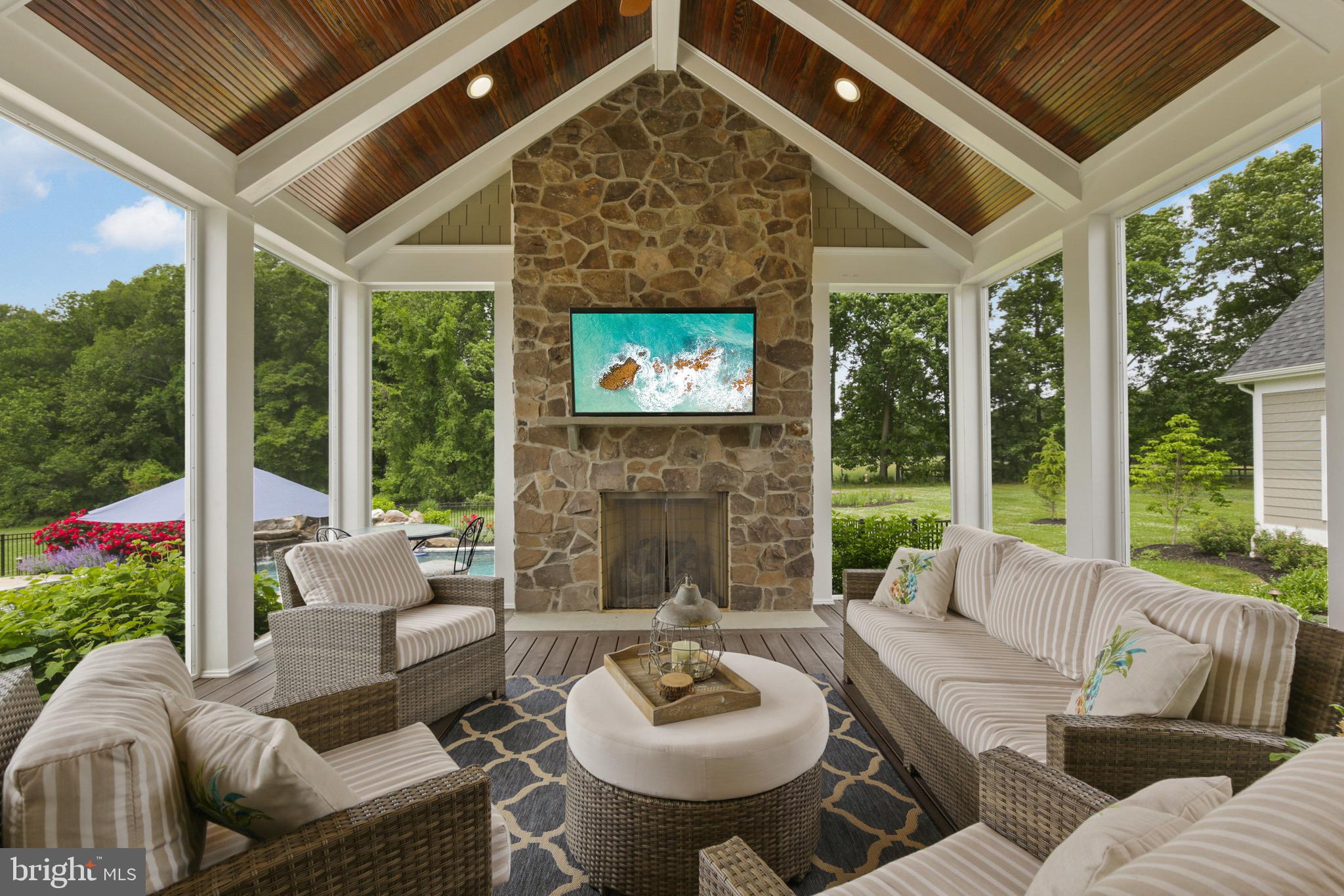 FALLS ROAD CORRIDOR - Residential