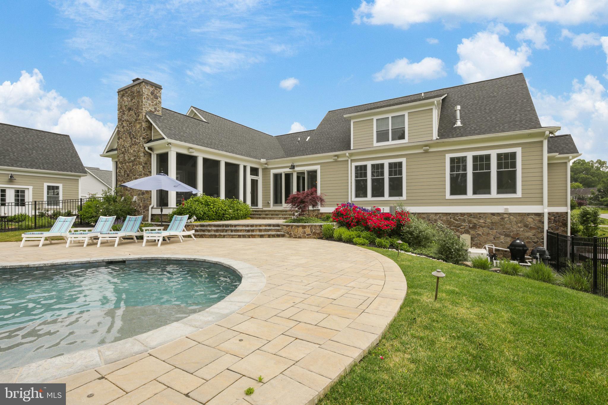 FALLS ROAD CORRIDOR - Residential