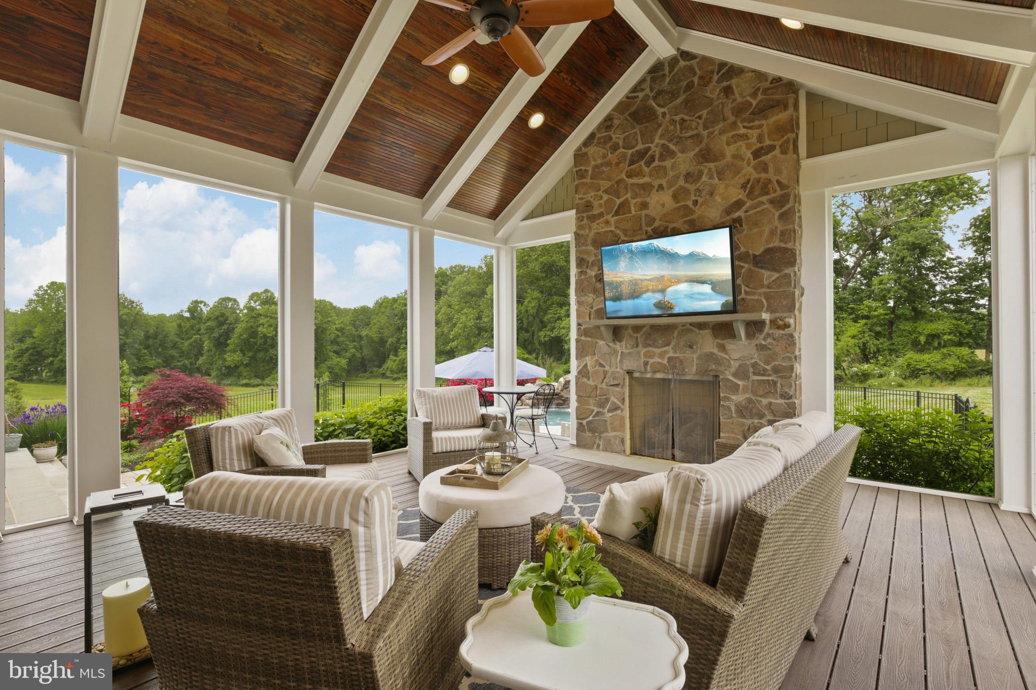 FALLS ROAD CORRIDOR - Residential