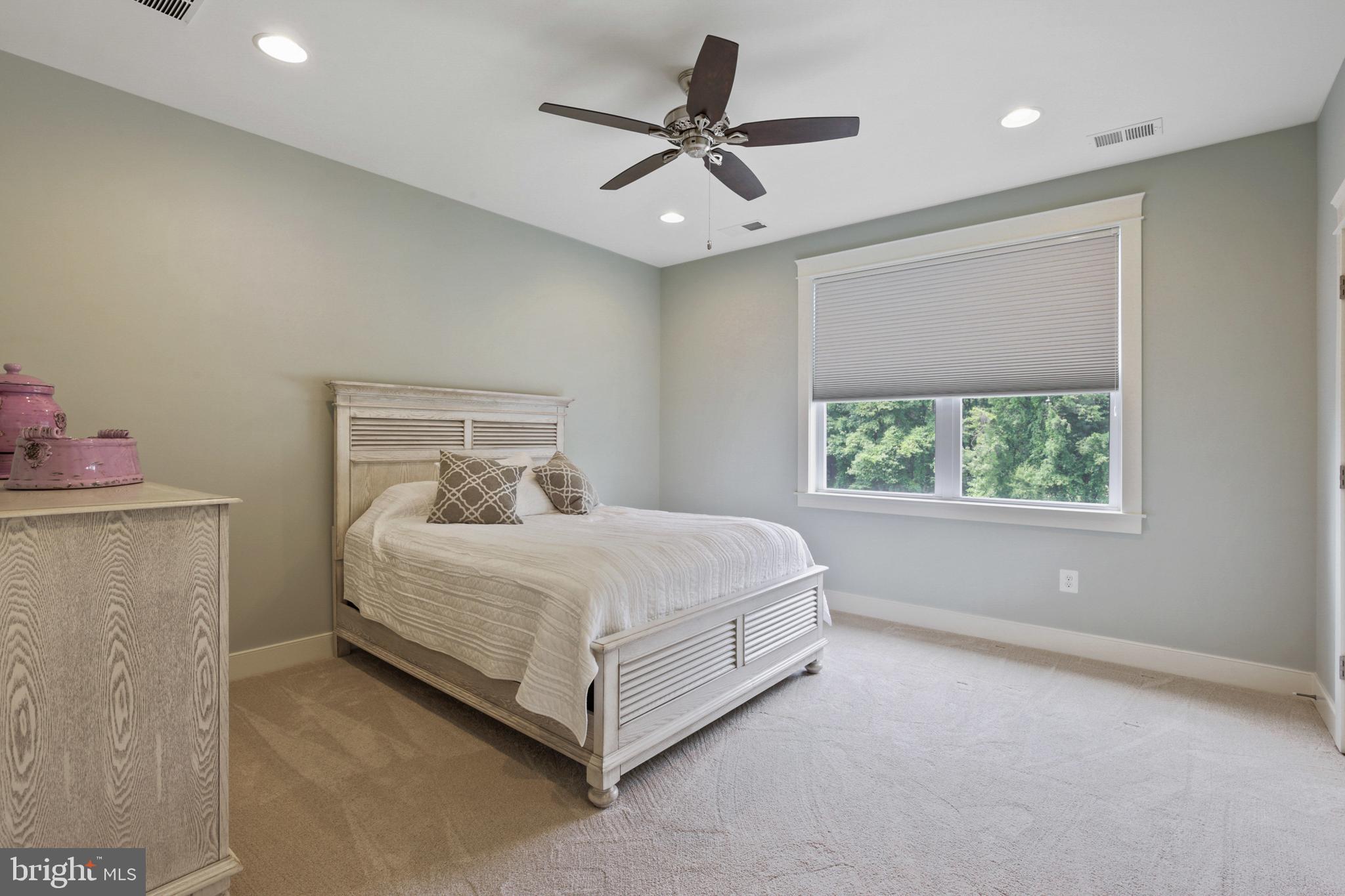 FALLS ROAD CORRIDOR - Residential