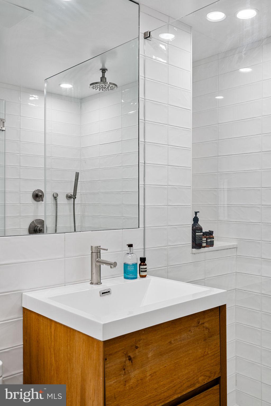 RITTENHOUSE SQUARE - Residential Lease