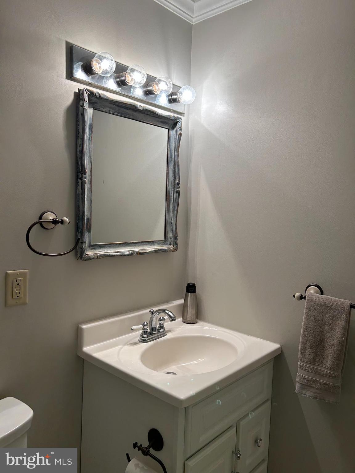 SUNNYBROOK FARMS - Residential