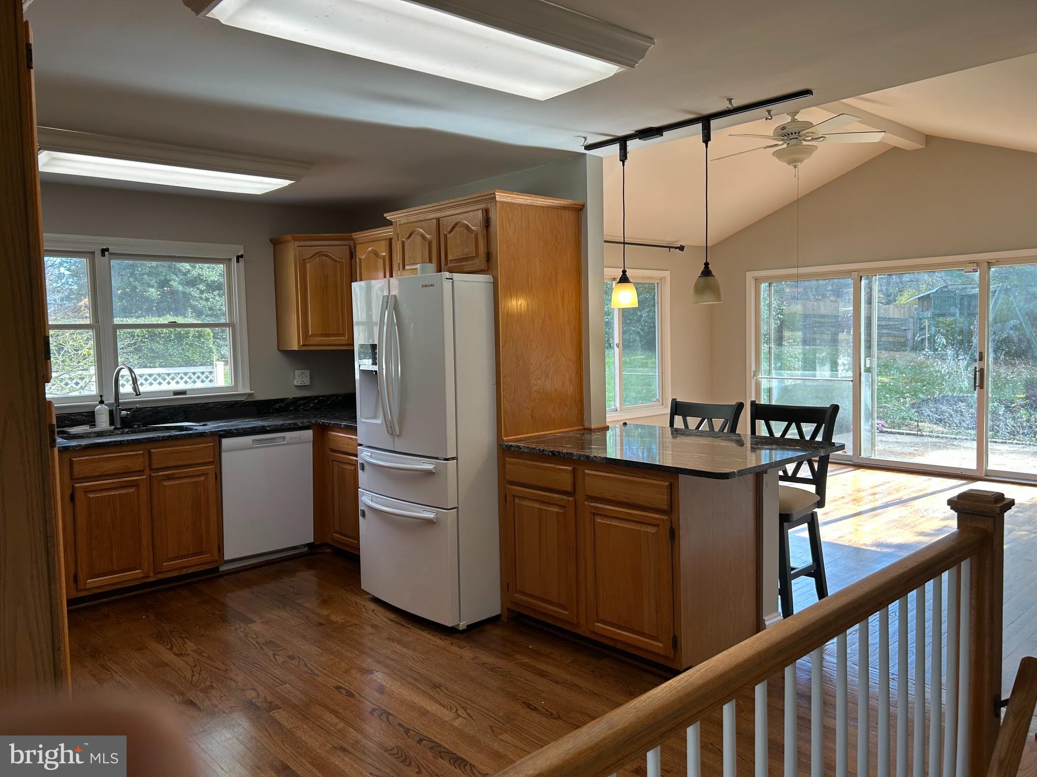 SUNNYBROOK FARMS - Residential