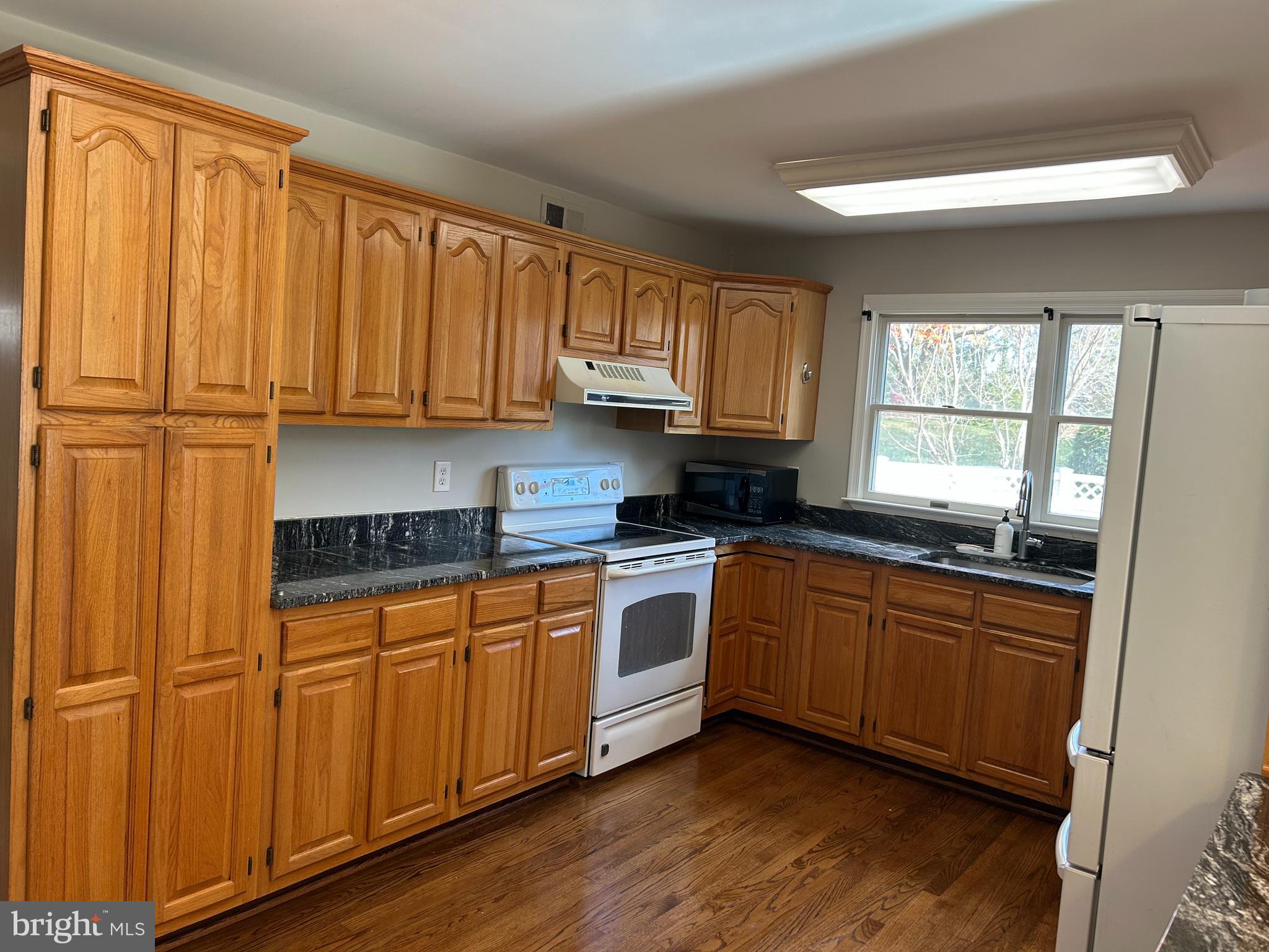 SUNNYBROOK FARMS - Residential