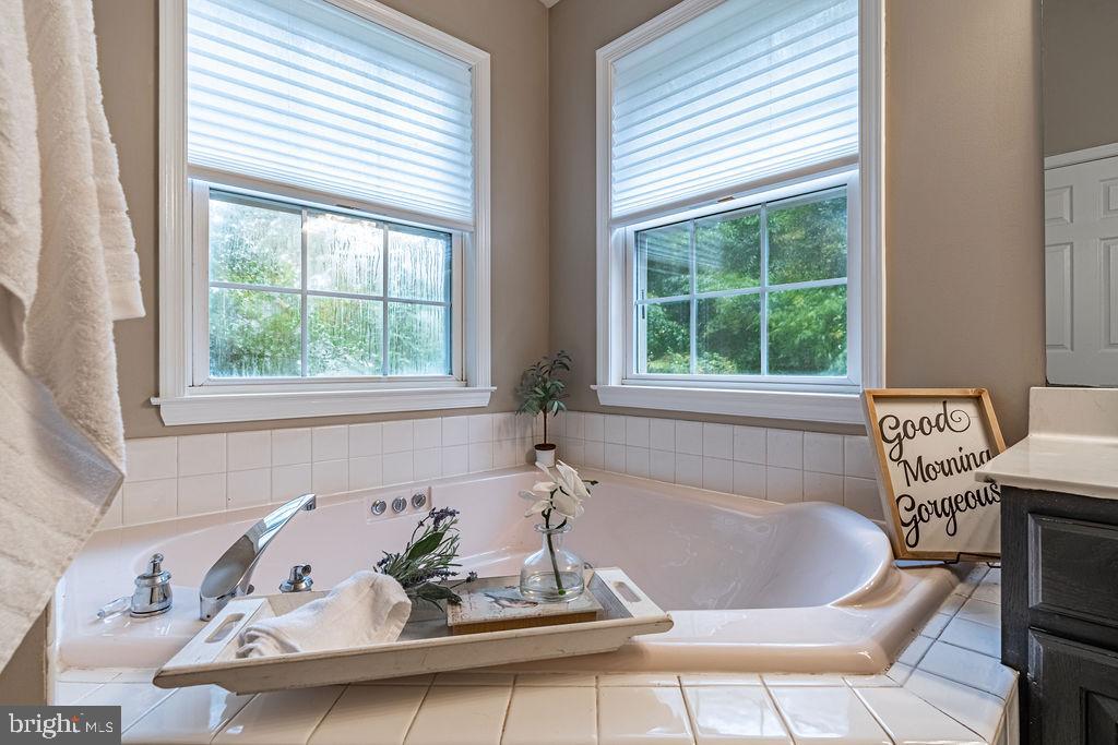 KINGS GRANT - Residential