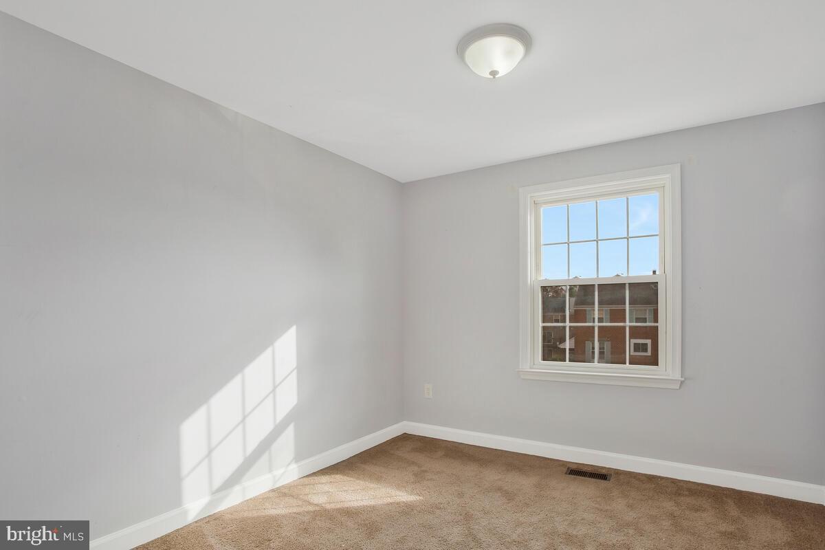 CHARING CROSS - Residential Lease