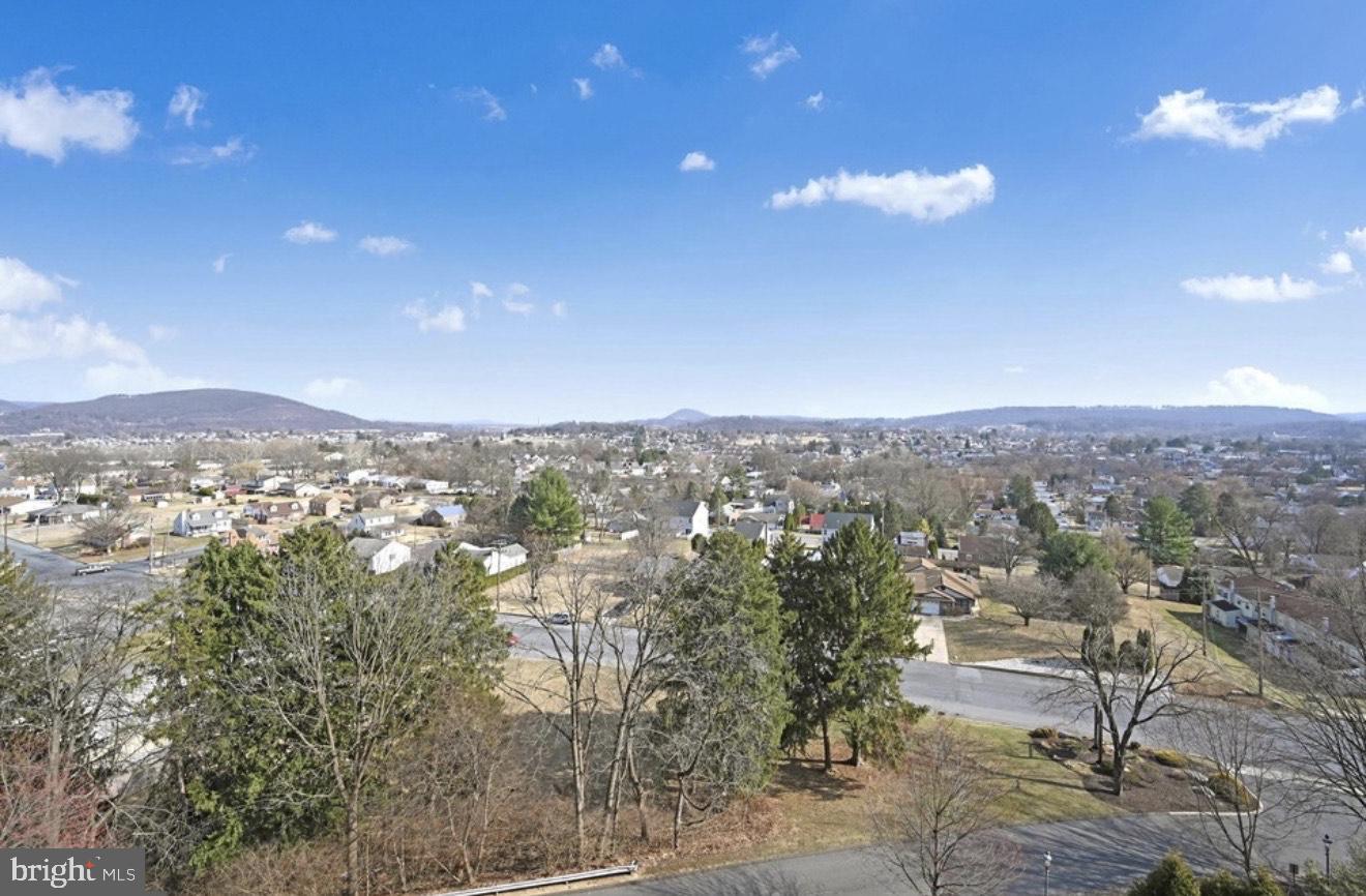 HUMMINGBIRD HILL - Residential Lease