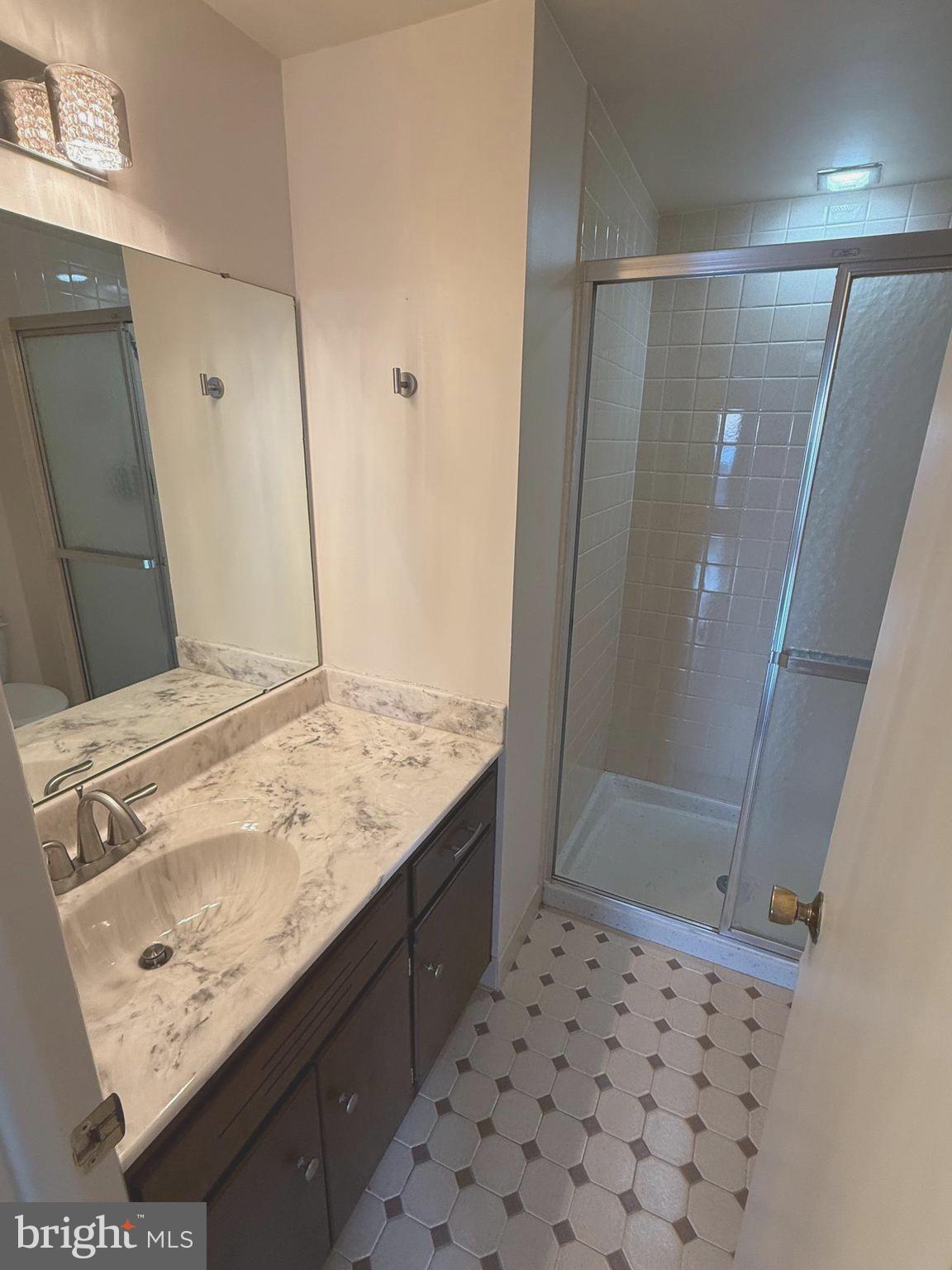 HUMMINGBIRD HILL - Residential Lease