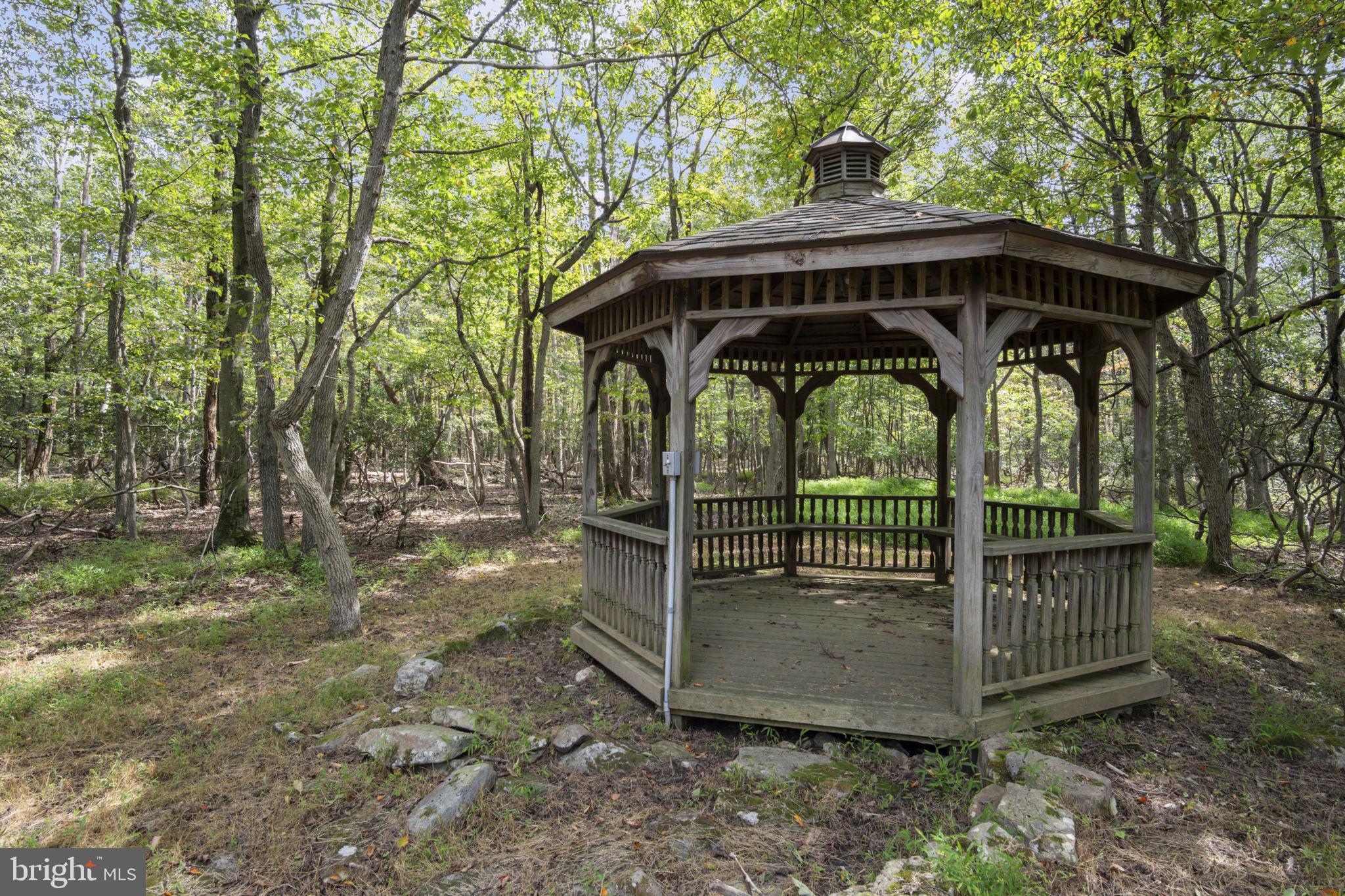 LAURELCREST - Residential