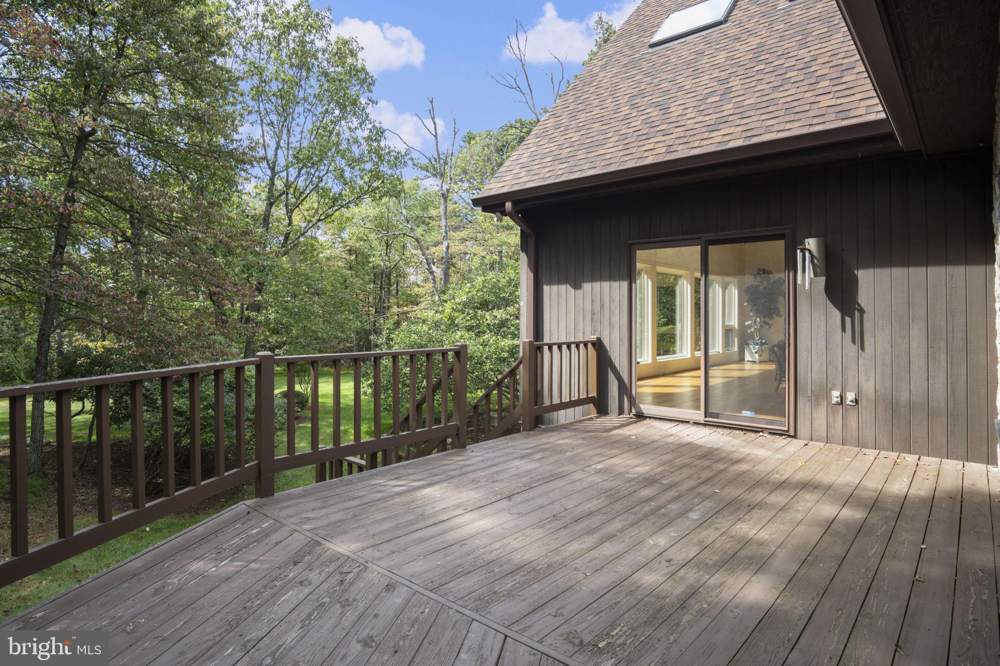 LAURELCREST - Residential