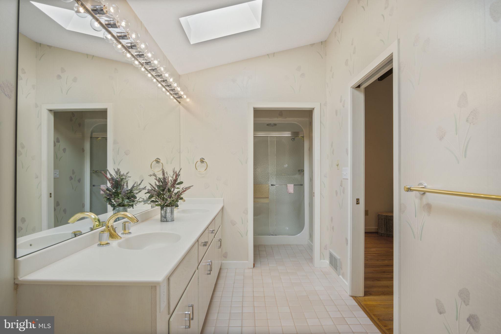 LAURELCREST - Residential