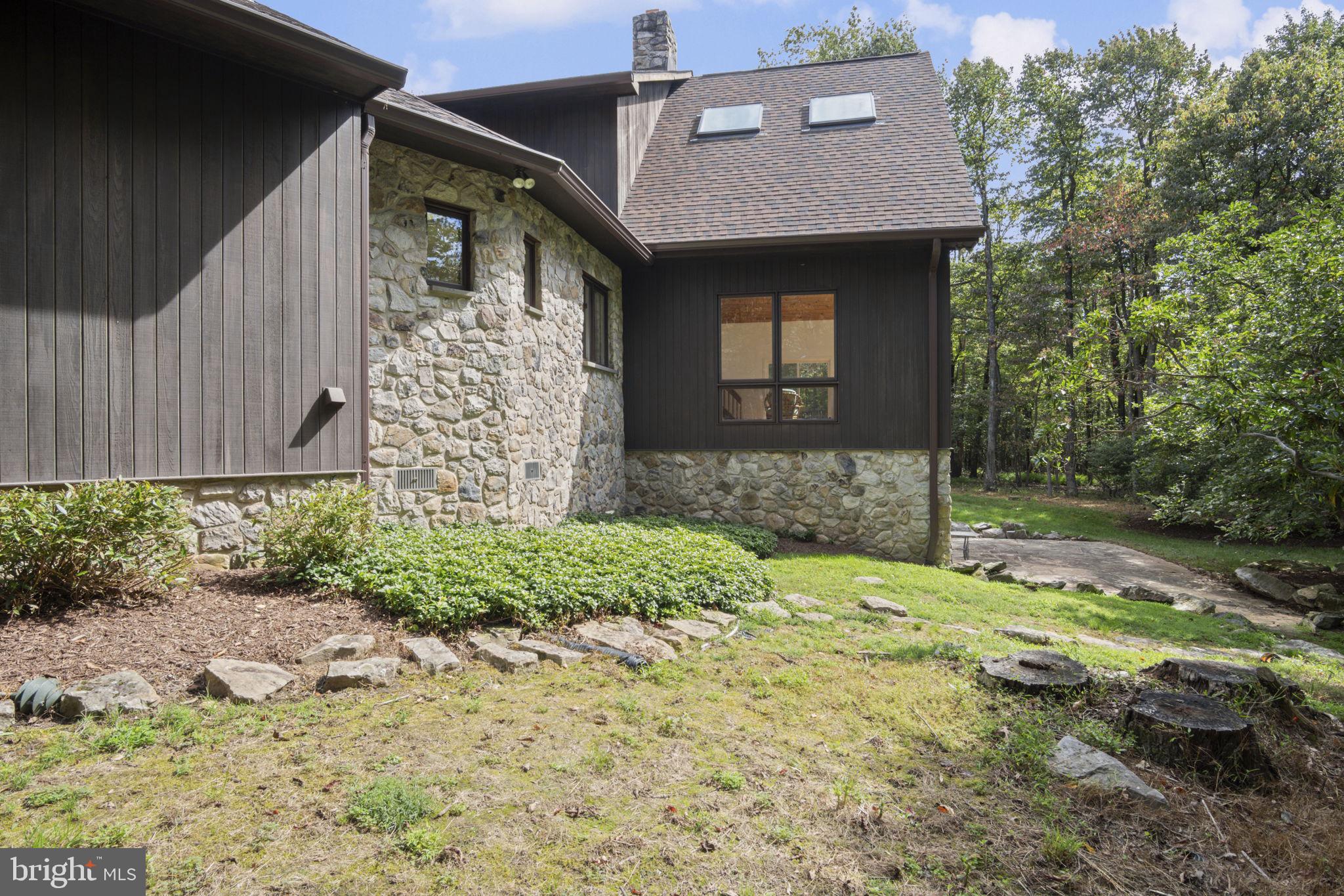 LAURELCREST - Residential