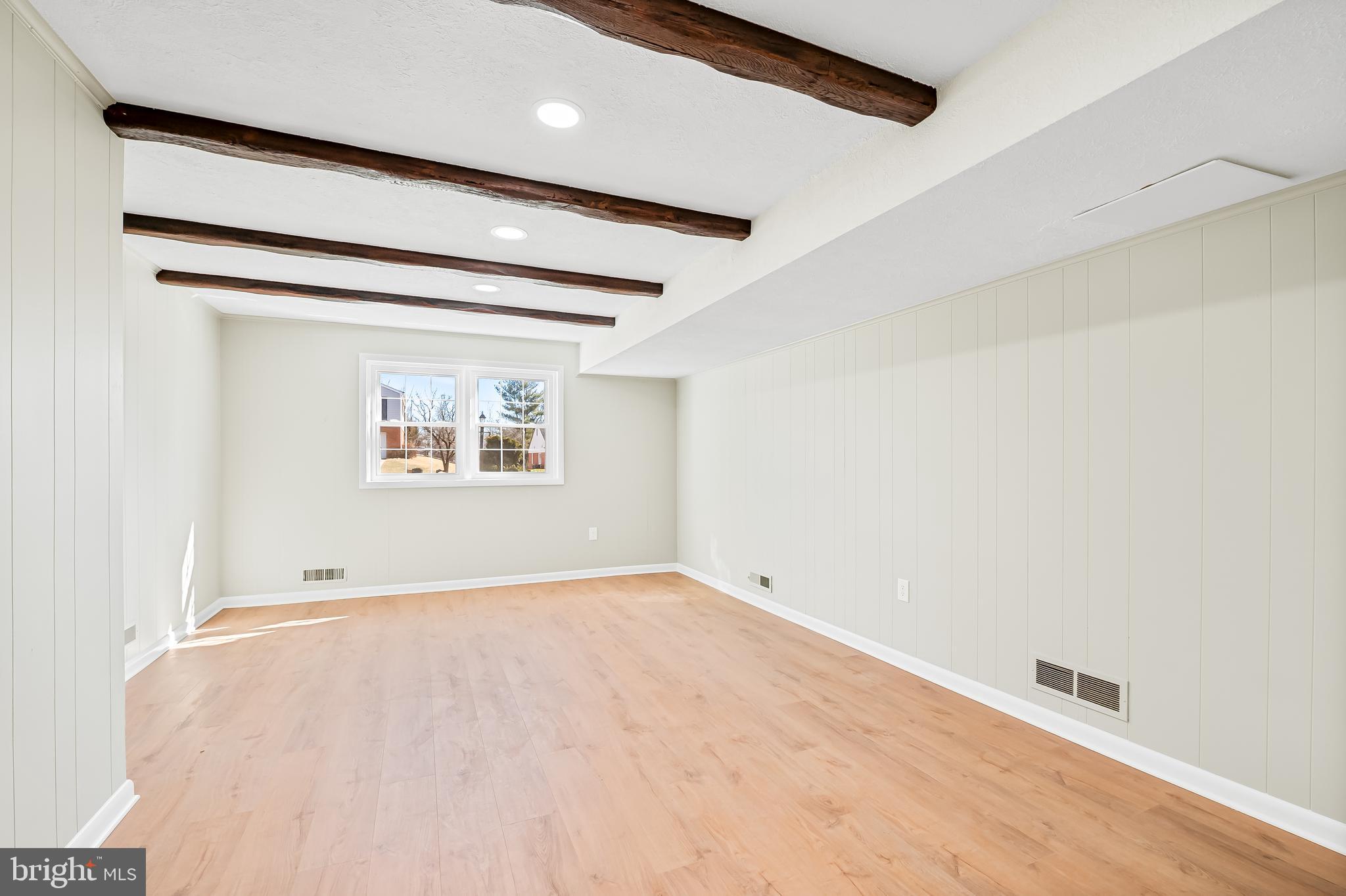 MINE BANK - Residential Lease