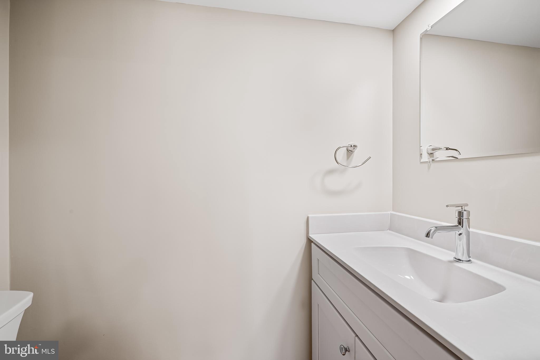 MINE BANK - Residential Lease