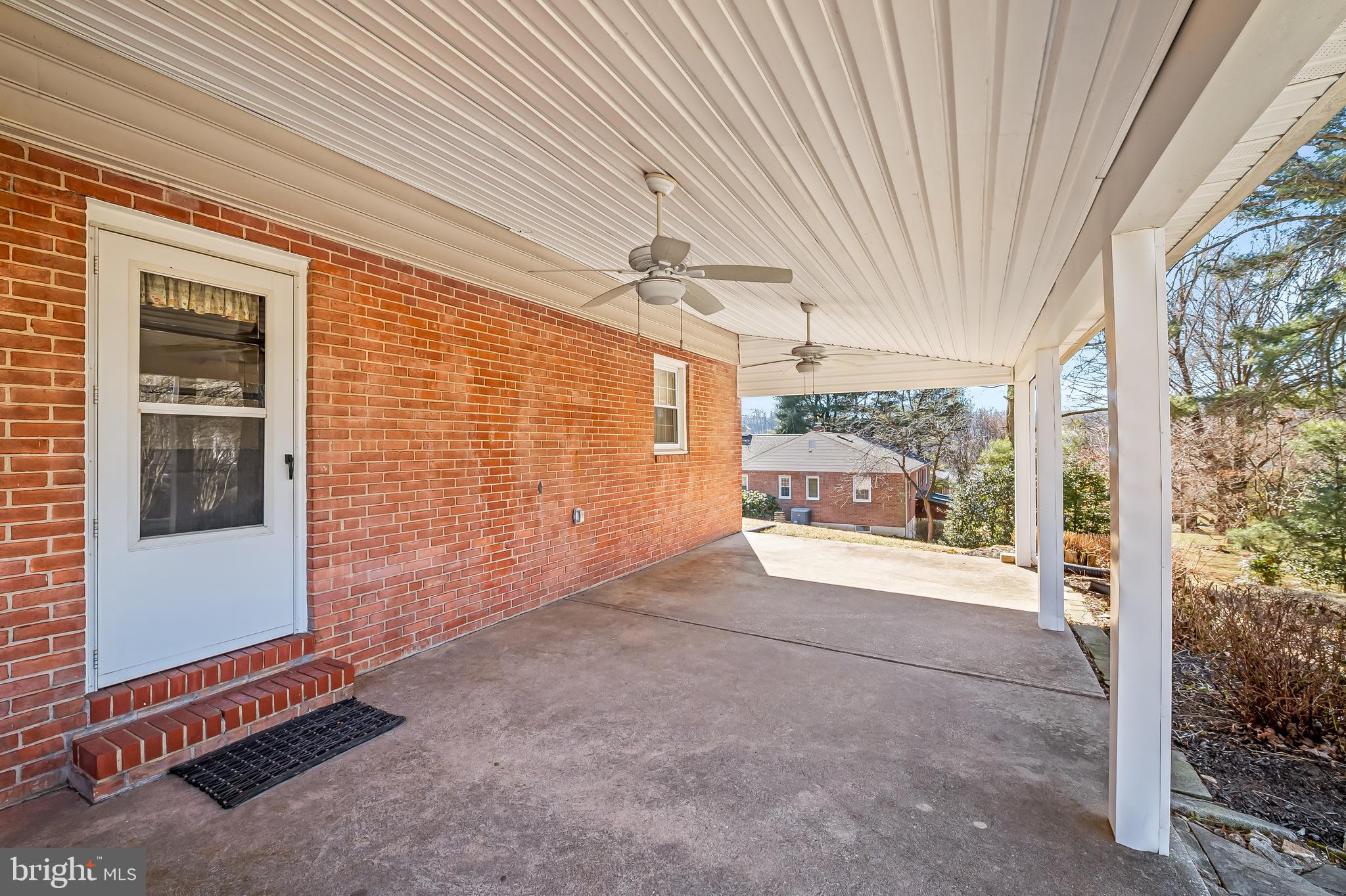 MINE BANK - Residential Lease