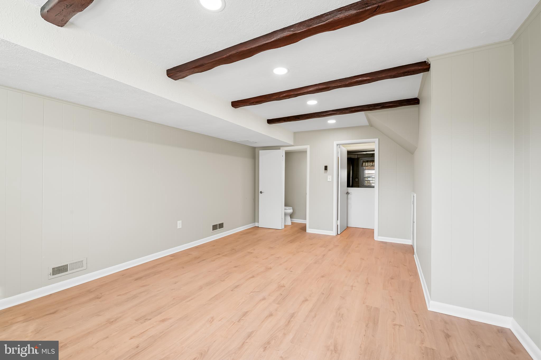 MINE BANK - Residential Lease