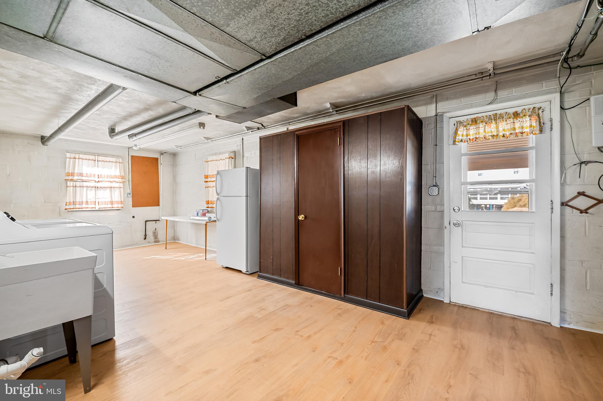 MINE BANK - Residential Lease