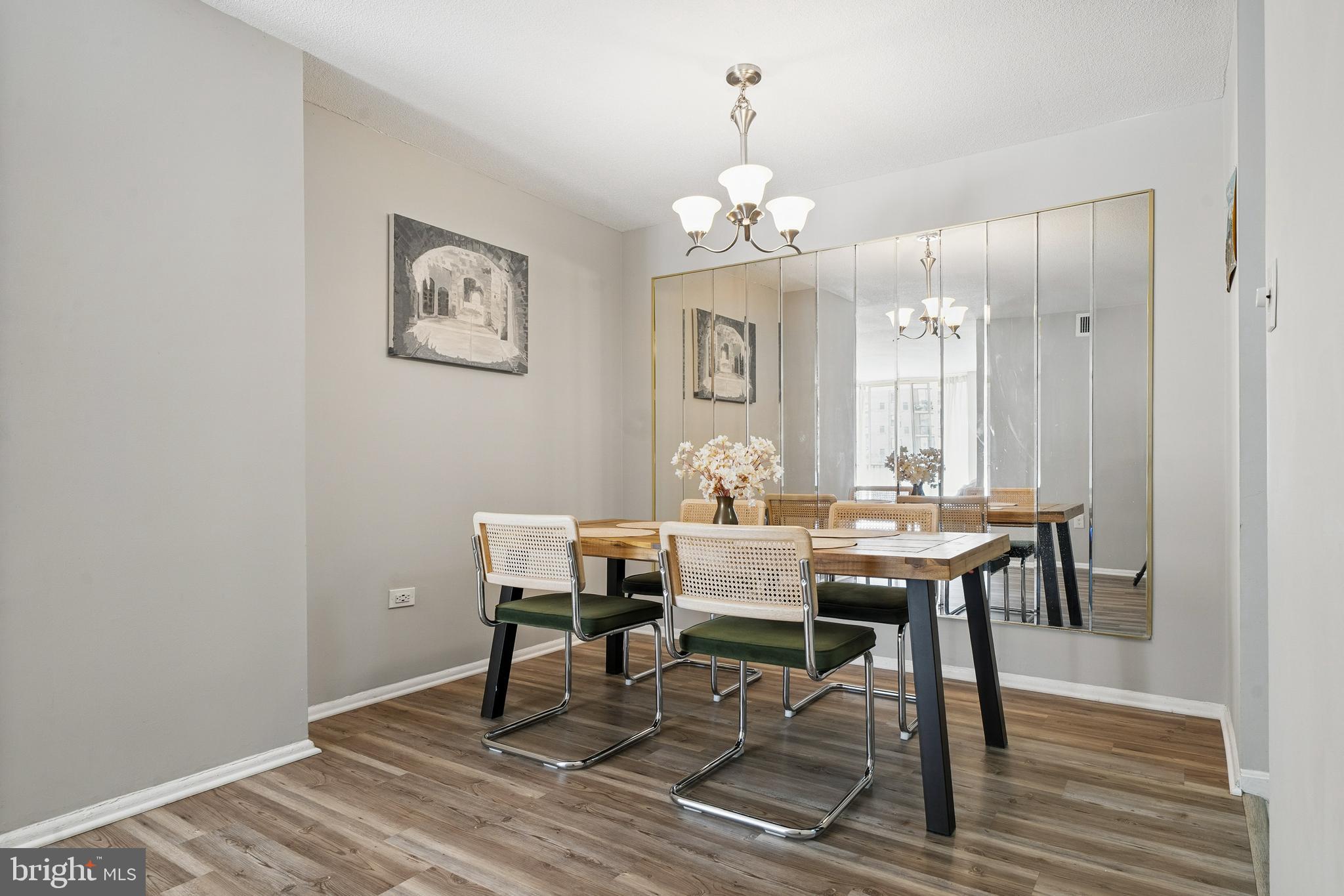 THE CARLTON - Residential