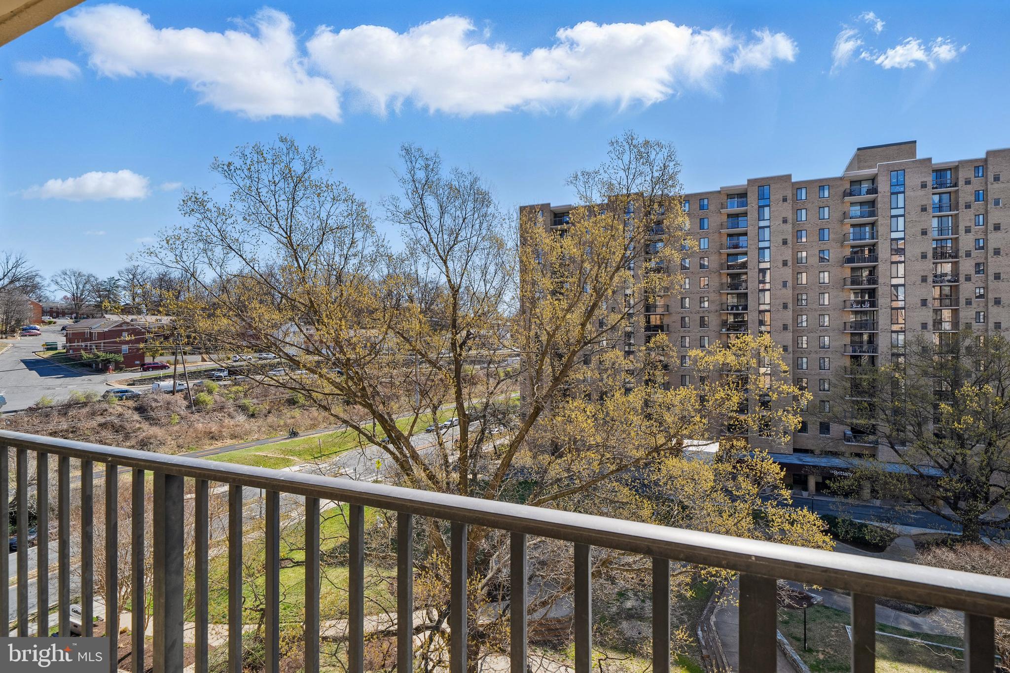 THE CARLTON - Residential