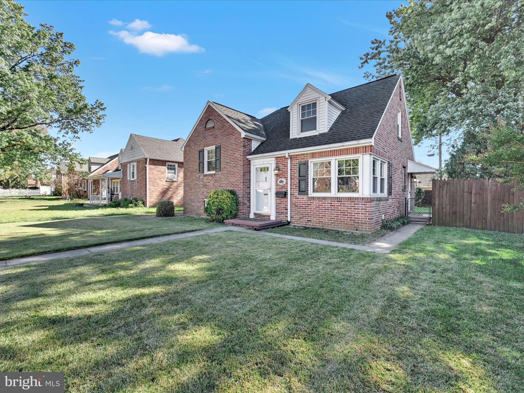 Photo of 754 June Street, YORK, PA 17404 (MLS # PAYK2091614)